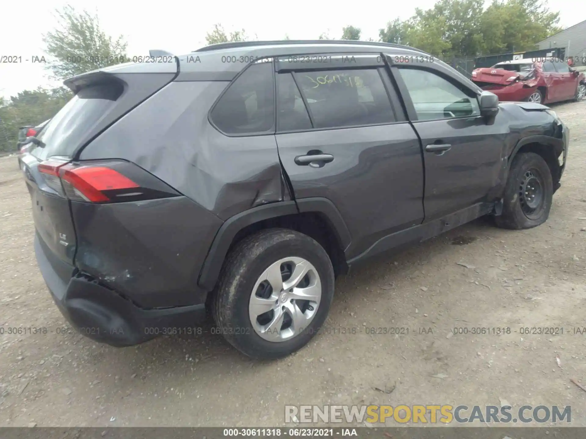 4 Photograph of a damaged car 2T3F1RFV9KW030174 TOYOTA RAV4 2019