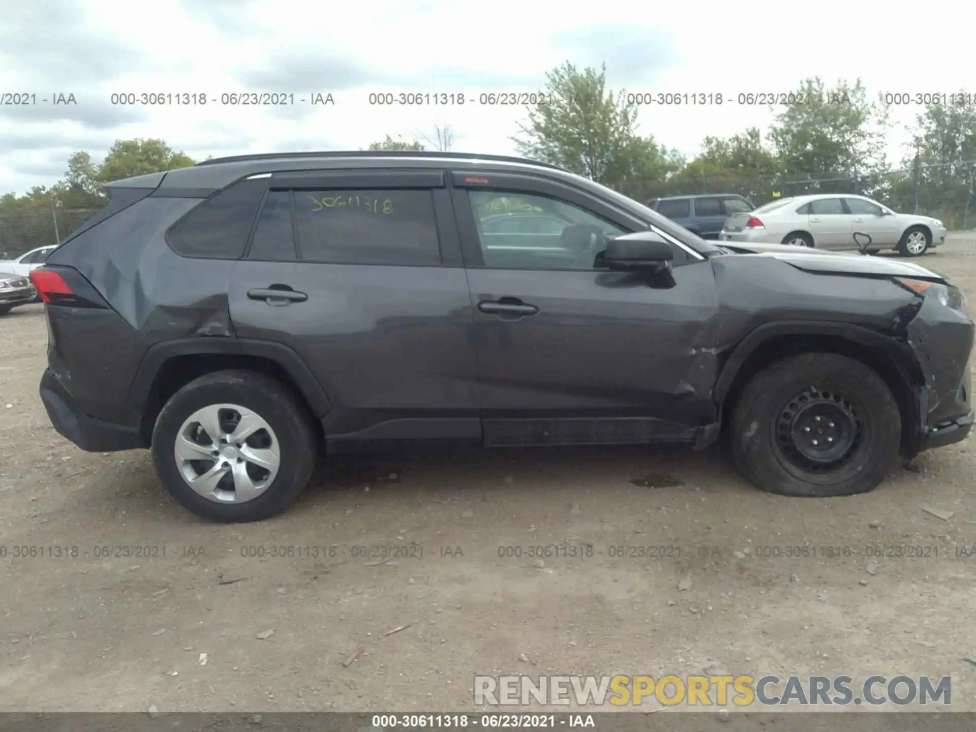 6 Photograph of a damaged car 2T3F1RFV9KW030174 TOYOTA RAV4 2019