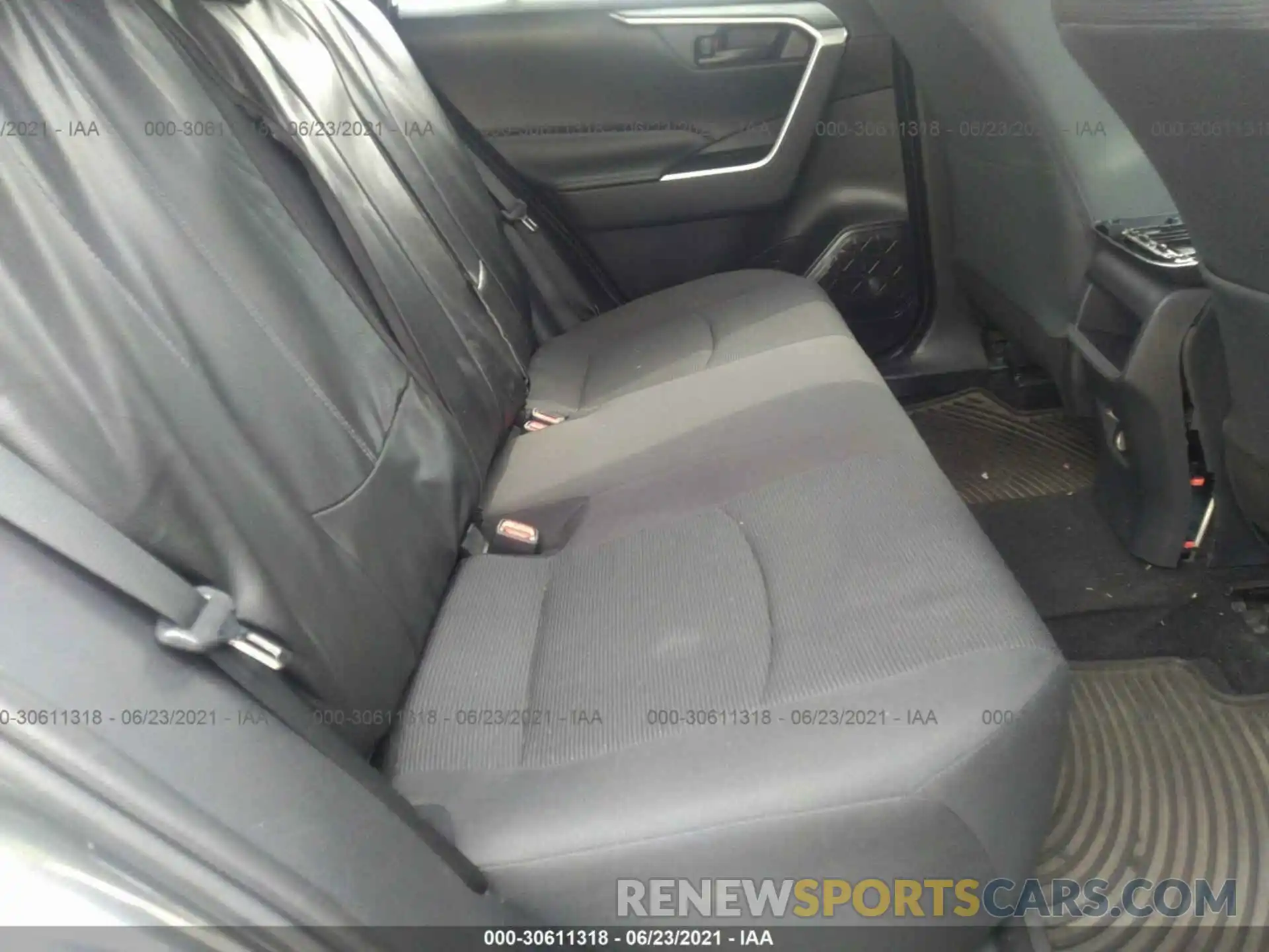 8 Photograph of a damaged car 2T3F1RFV9KW030174 TOYOTA RAV4 2019