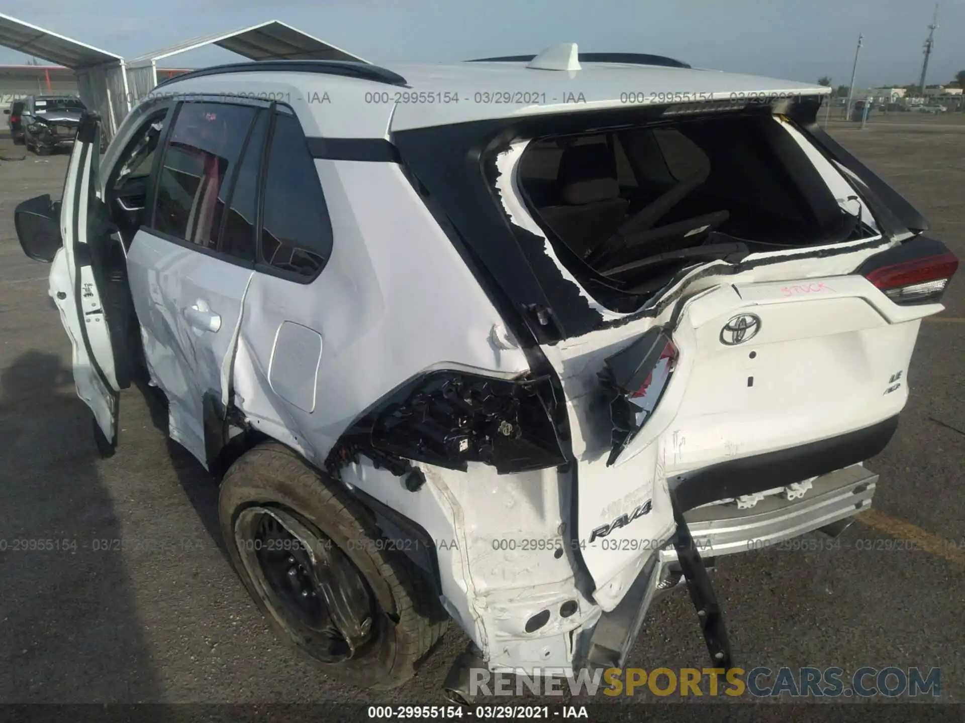 6 Photograph of a damaged car 2T3F1RFV9KW032619 TOYOTA RAV4 2019