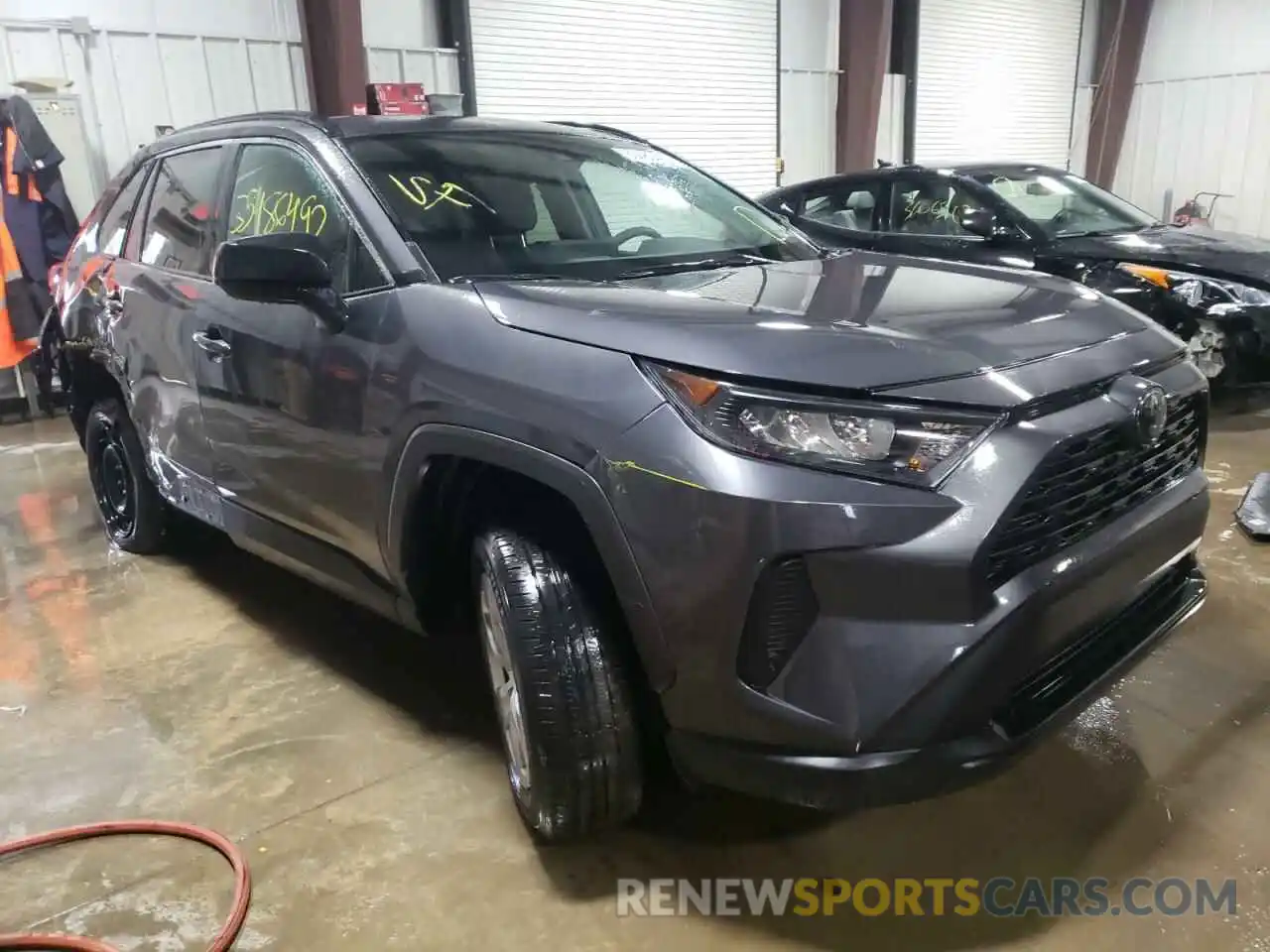 1 Photograph of a damaged car 2T3F1RFV9KW040607 TOYOTA RAV4 2019