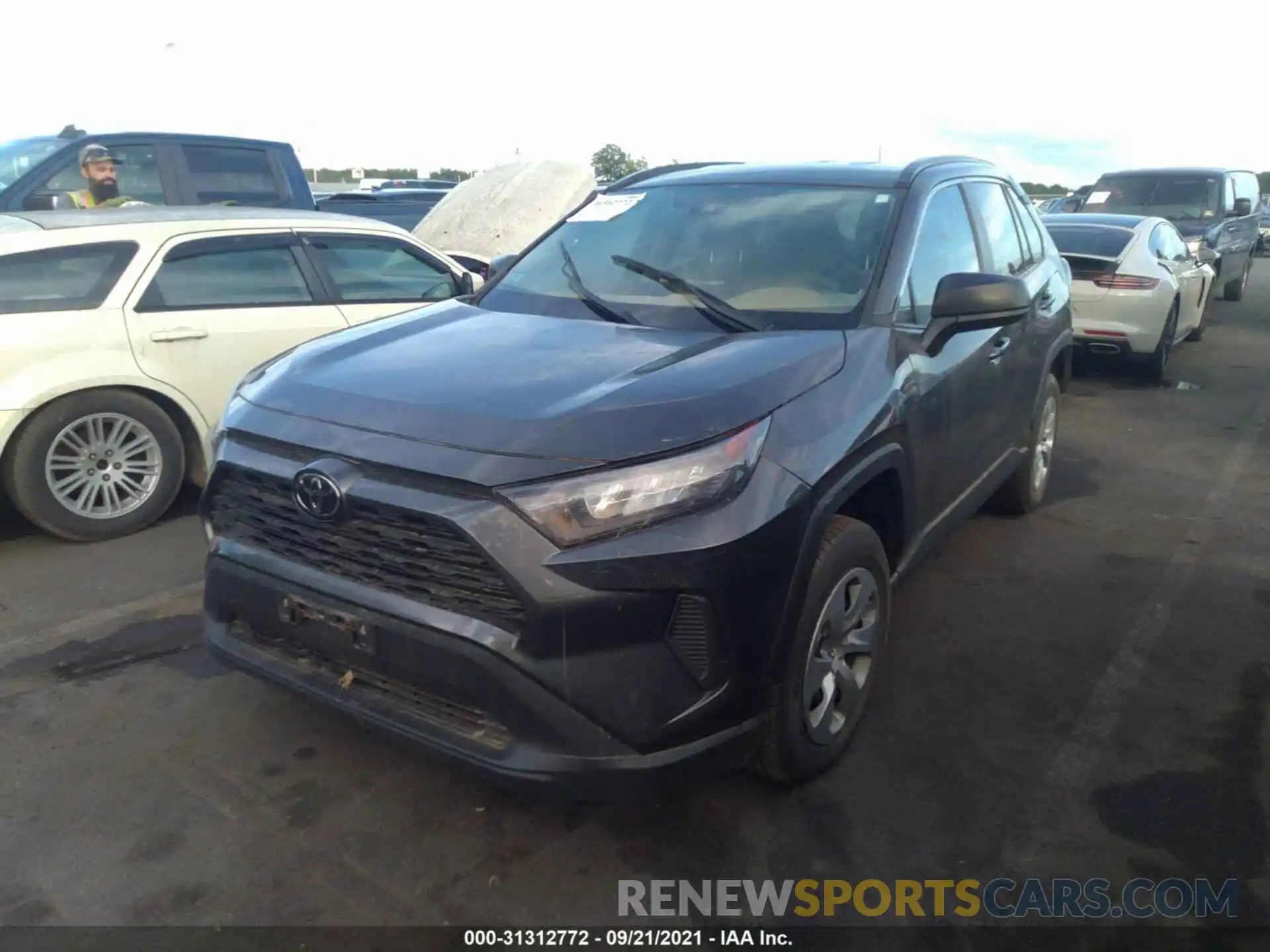 2 Фотография поврежденного автомобиля 2T3F1RFV9KW049694 TOYOTA RAV4 2019