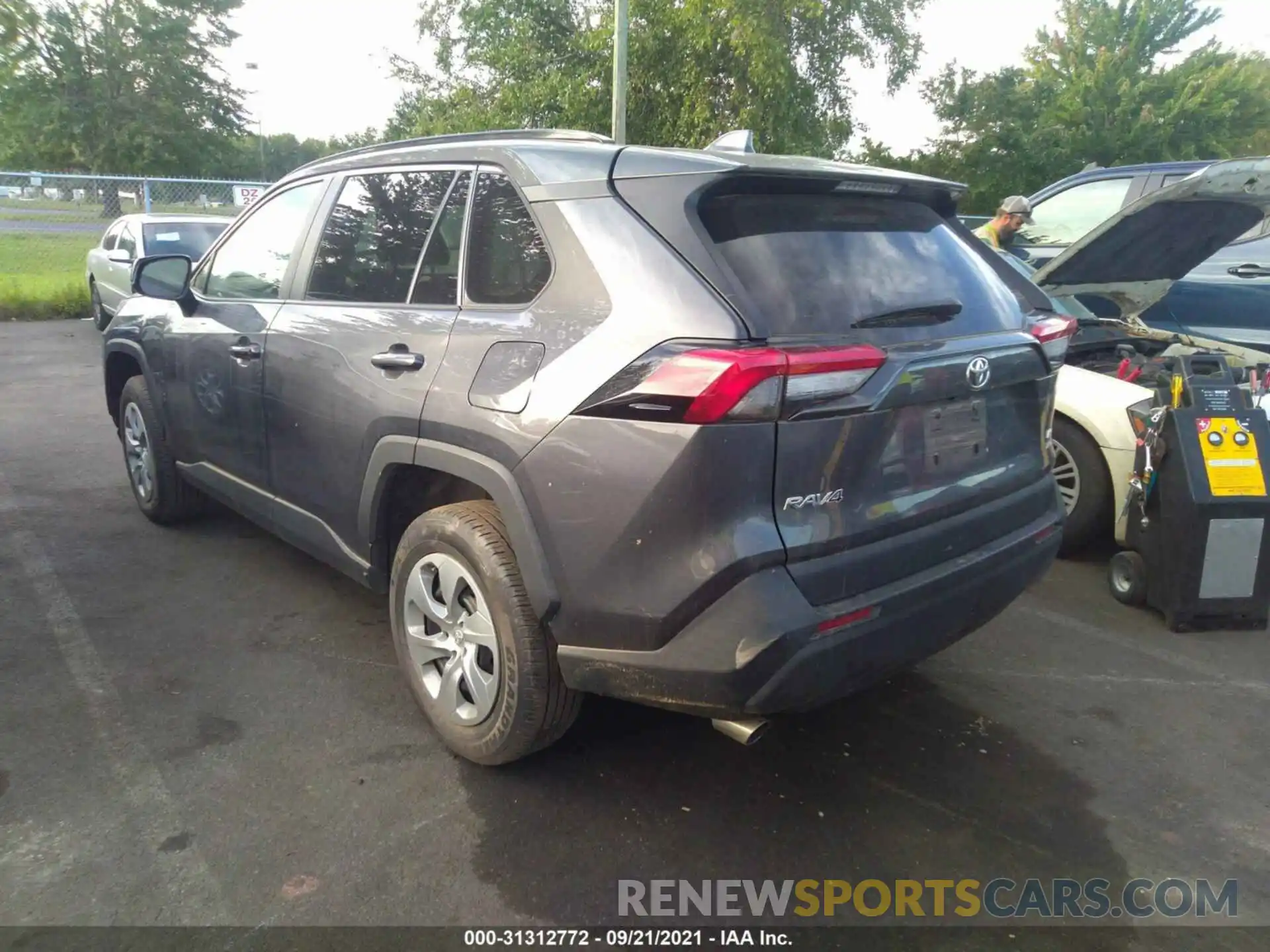 3 Фотография поврежденного автомобиля 2T3F1RFV9KW049694 TOYOTA RAV4 2019