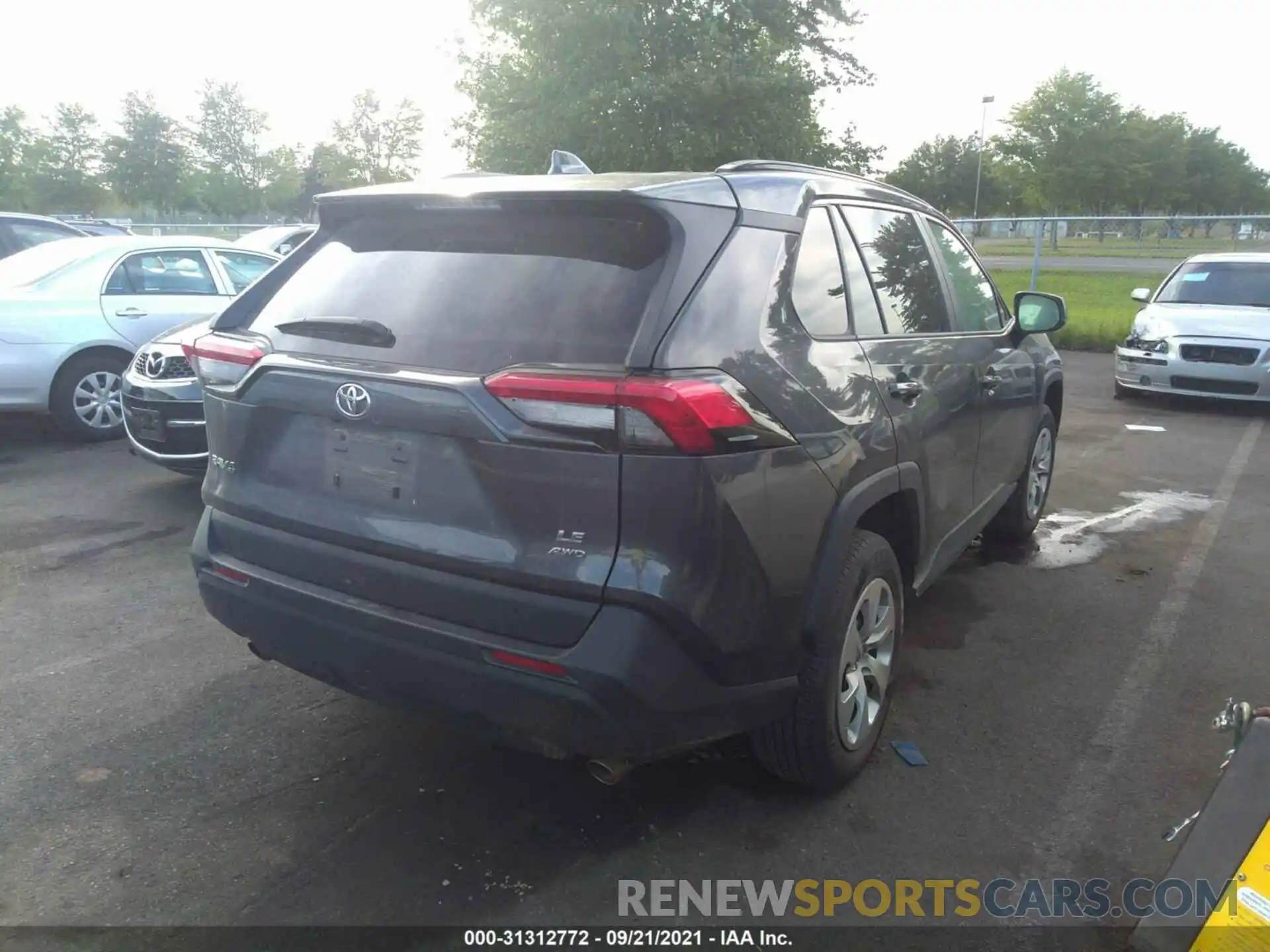 4 Photograph of a damaged car 2T3F1RFV9KW049694 TOYOTA RAV4 2019