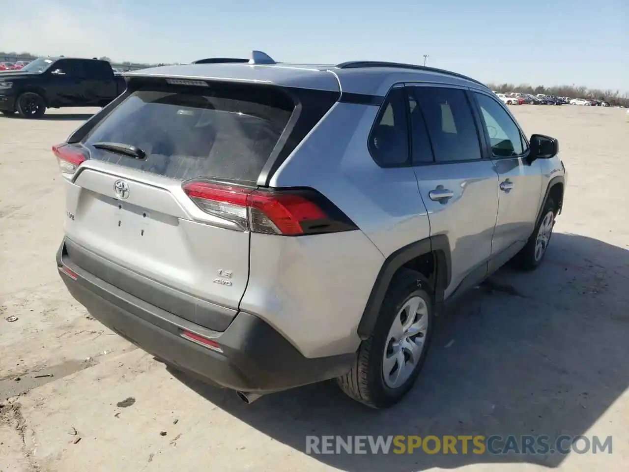 4 Photograph of a damaged car 2T3F1RFV9KW054152 TOYOTA RAV4 2019