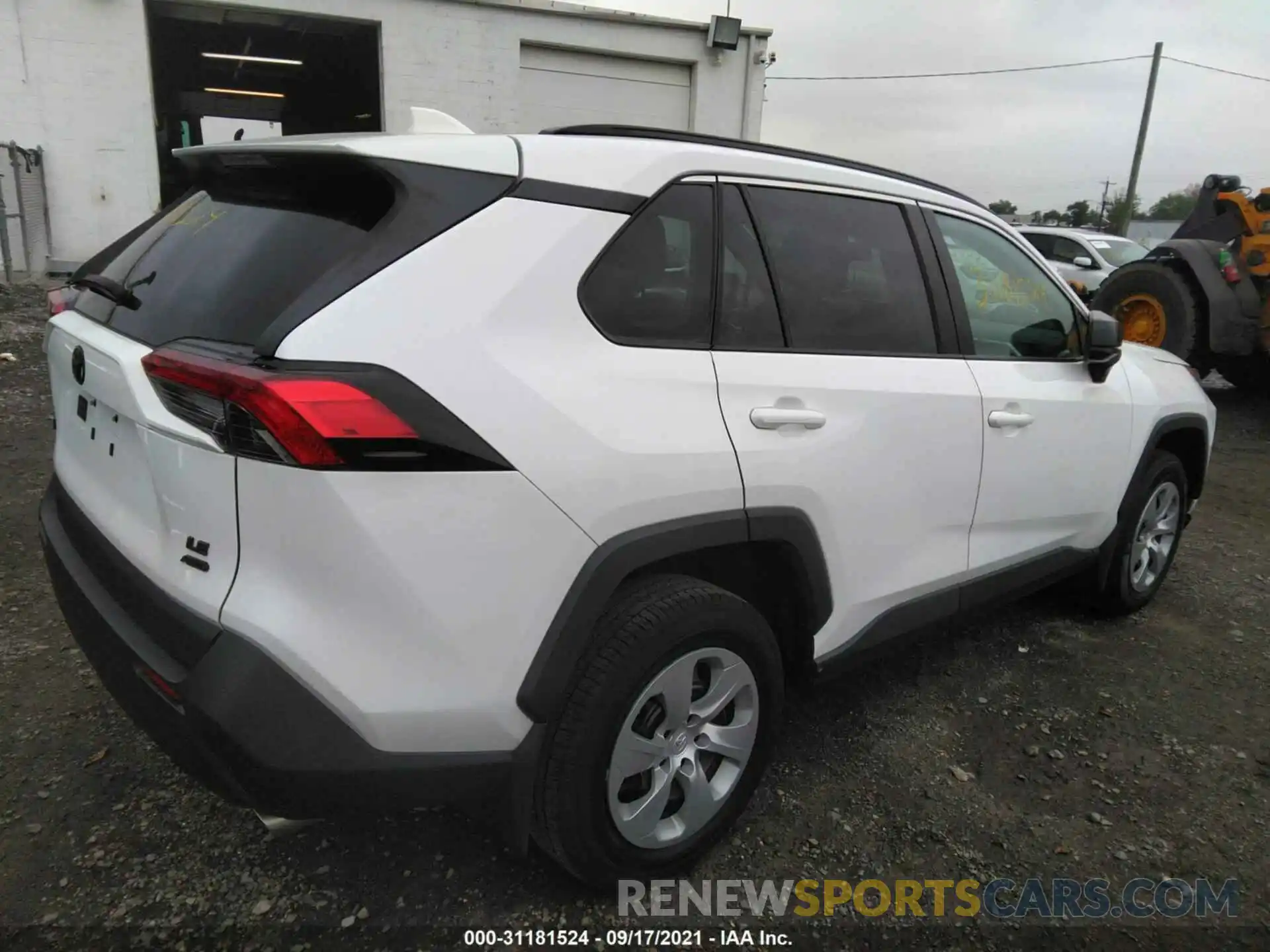 4 Photograph of a damaged car 2T3F1RFV9KW063370 TOYOTA RAV4 2019