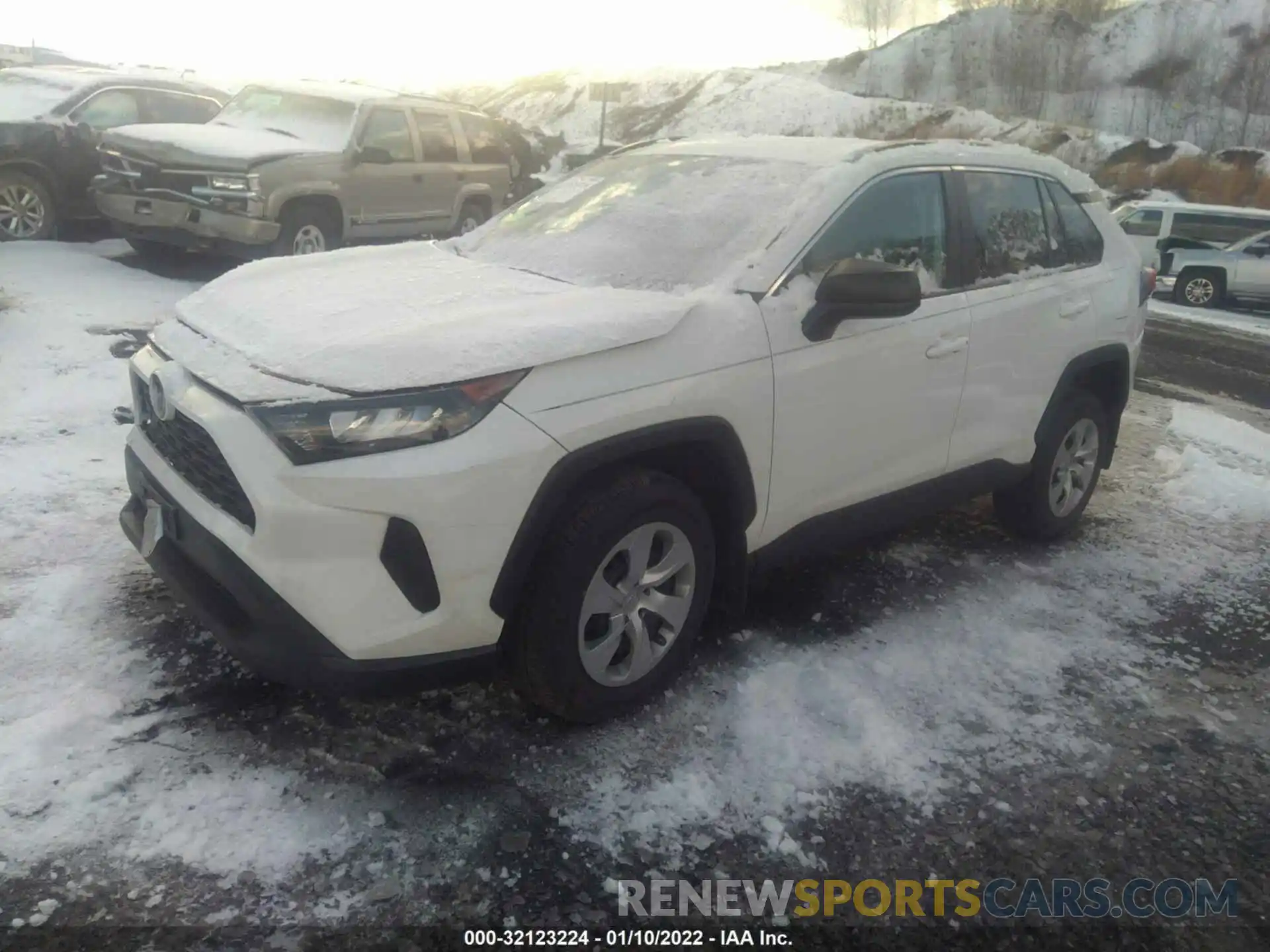 2 Фотография поврежденного автомобиля 2T3F1RFV9KW065622 TOYOTA RAV4 2019