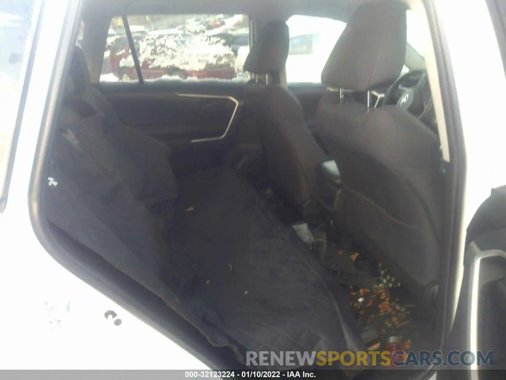 8 Photograph of a damaged car 2T3F1RFV9KW065622 TOYOTA RAV4 2019