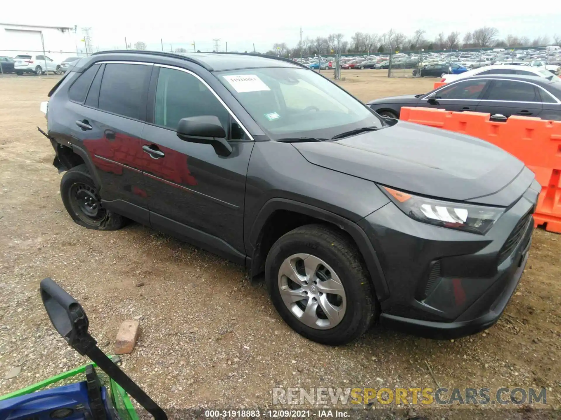 4 Photograph of a damaged car 2T3F1RFV9KW071985 TOYOTA RAV4 2019