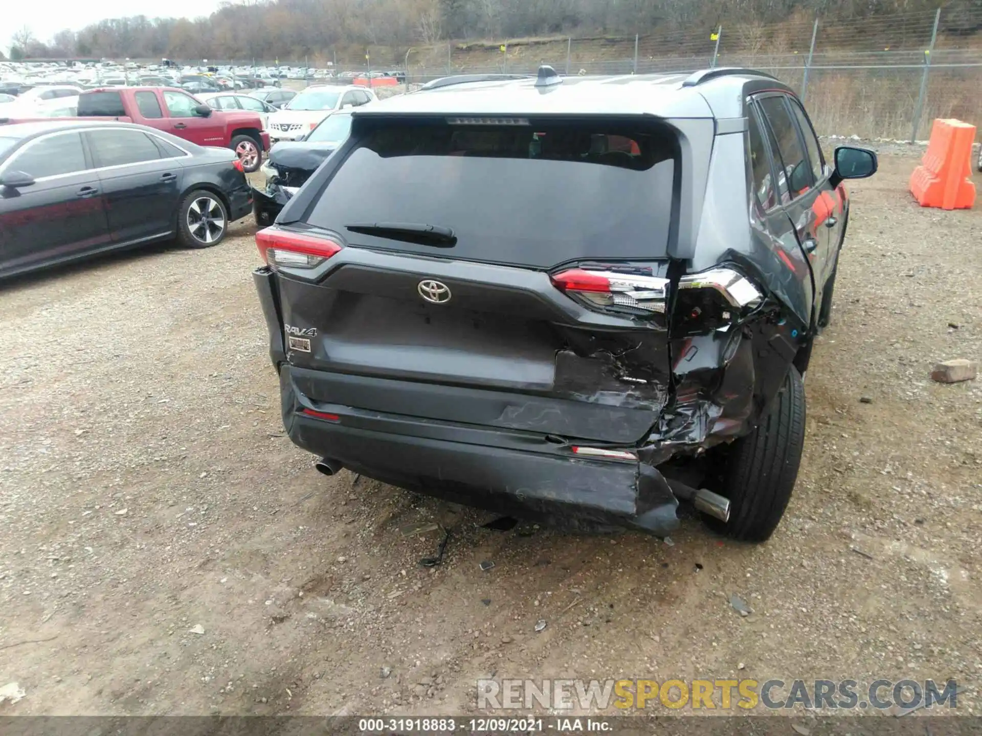 6 Photograph of a damaged car 2T3F1RFV9KW071985 TOYOTA RAV4 2019