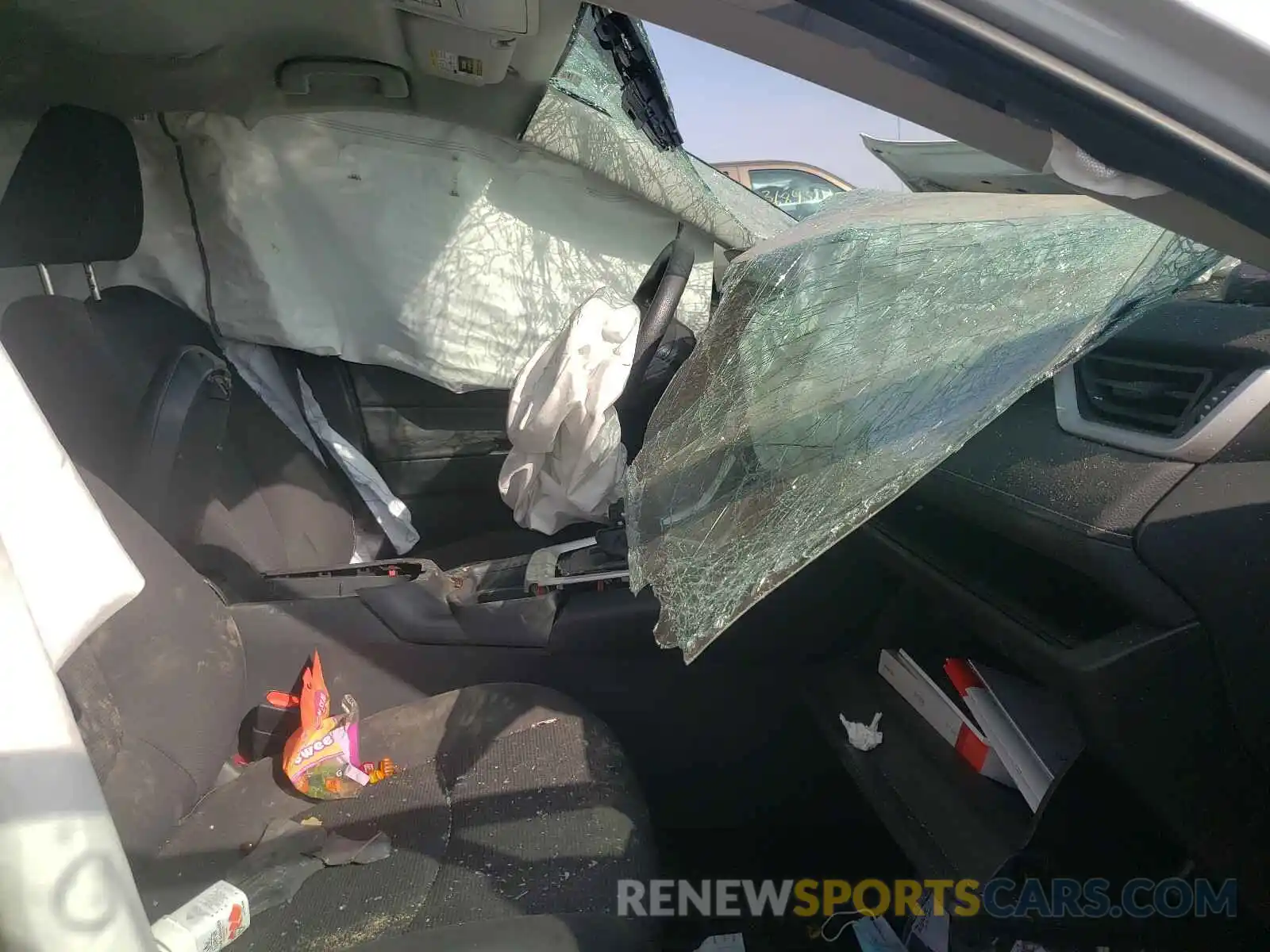 5 Photograph of a damaged car 2T3F1RFV9KW083828 TOYOTA RAV4 2019