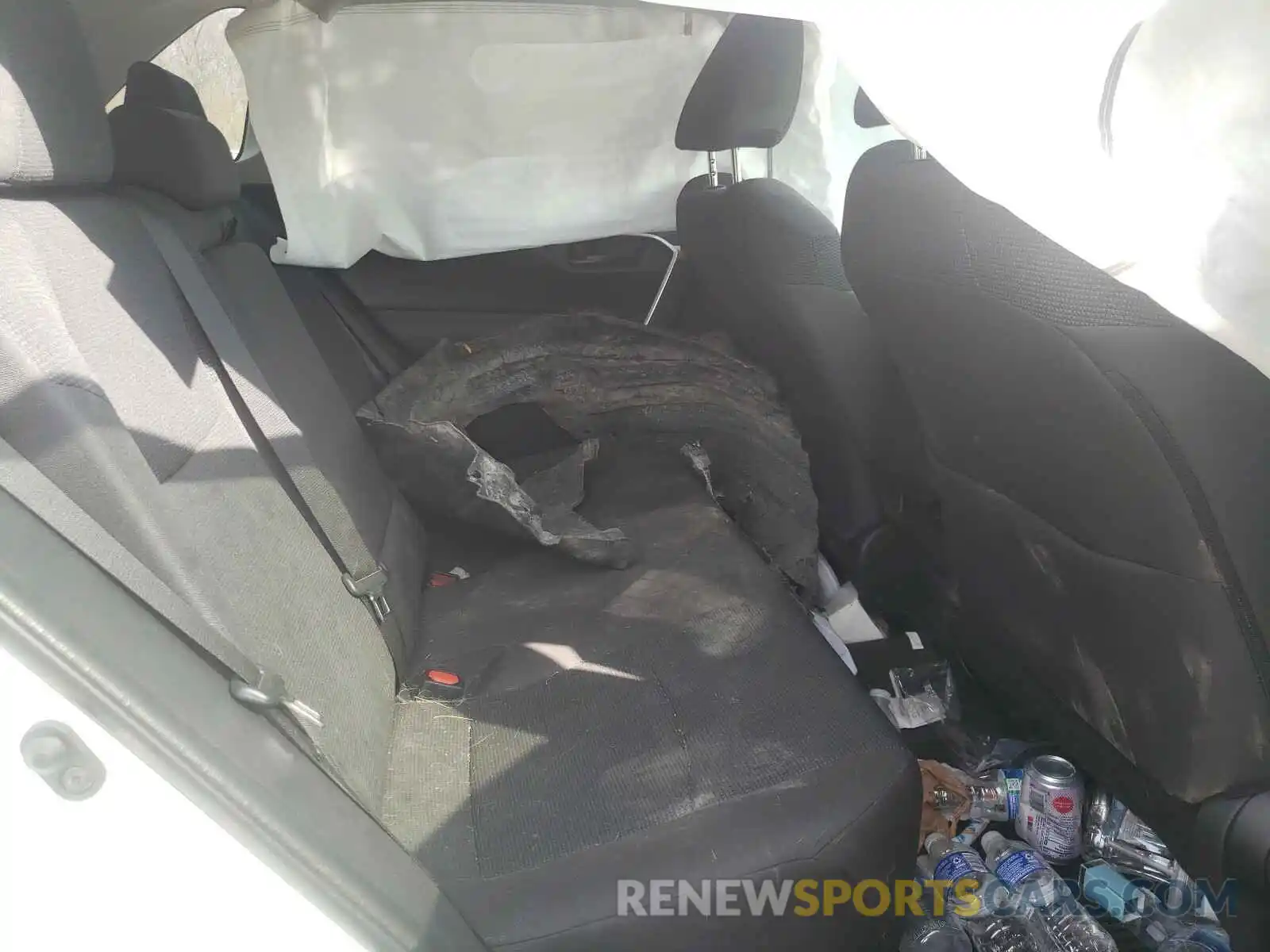 6 Photograph of a damaged car 2T3F1RFV9KW083828 TOYOTA RAV4 2019