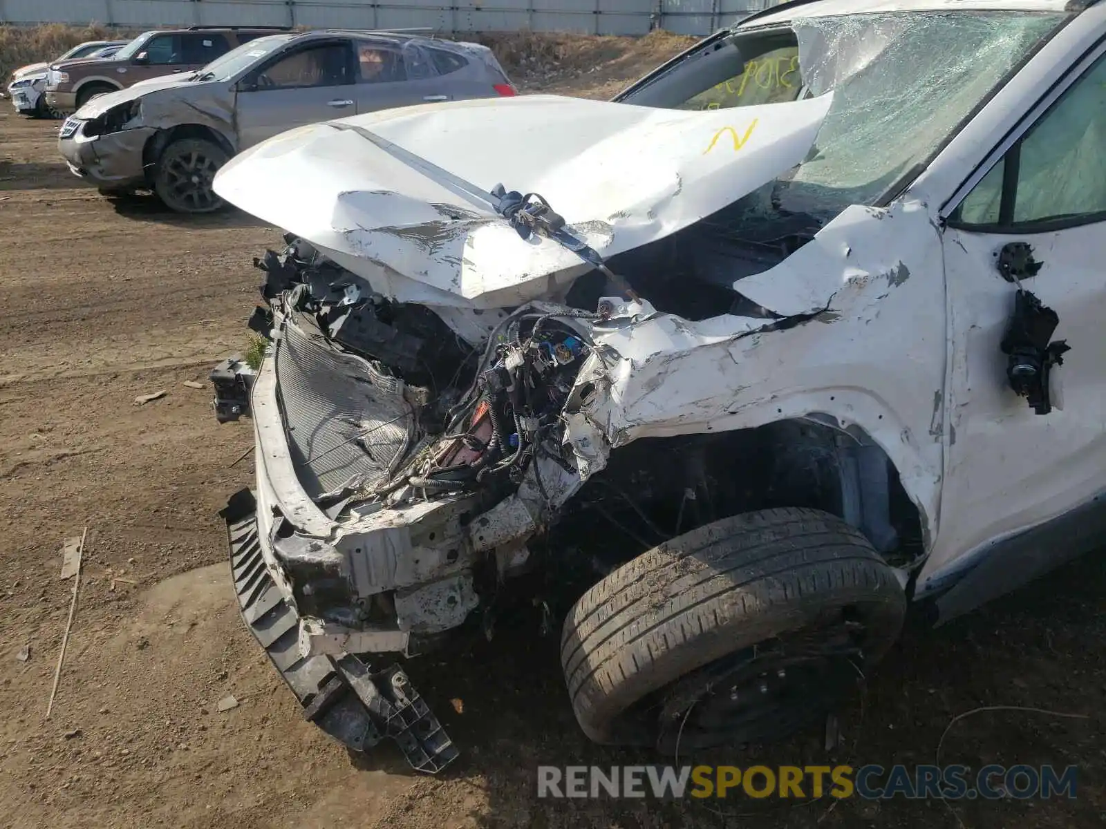 9 Photograph of a damaged car 2T3F1RFV9KW083828 TOYOTA RAV4 2019