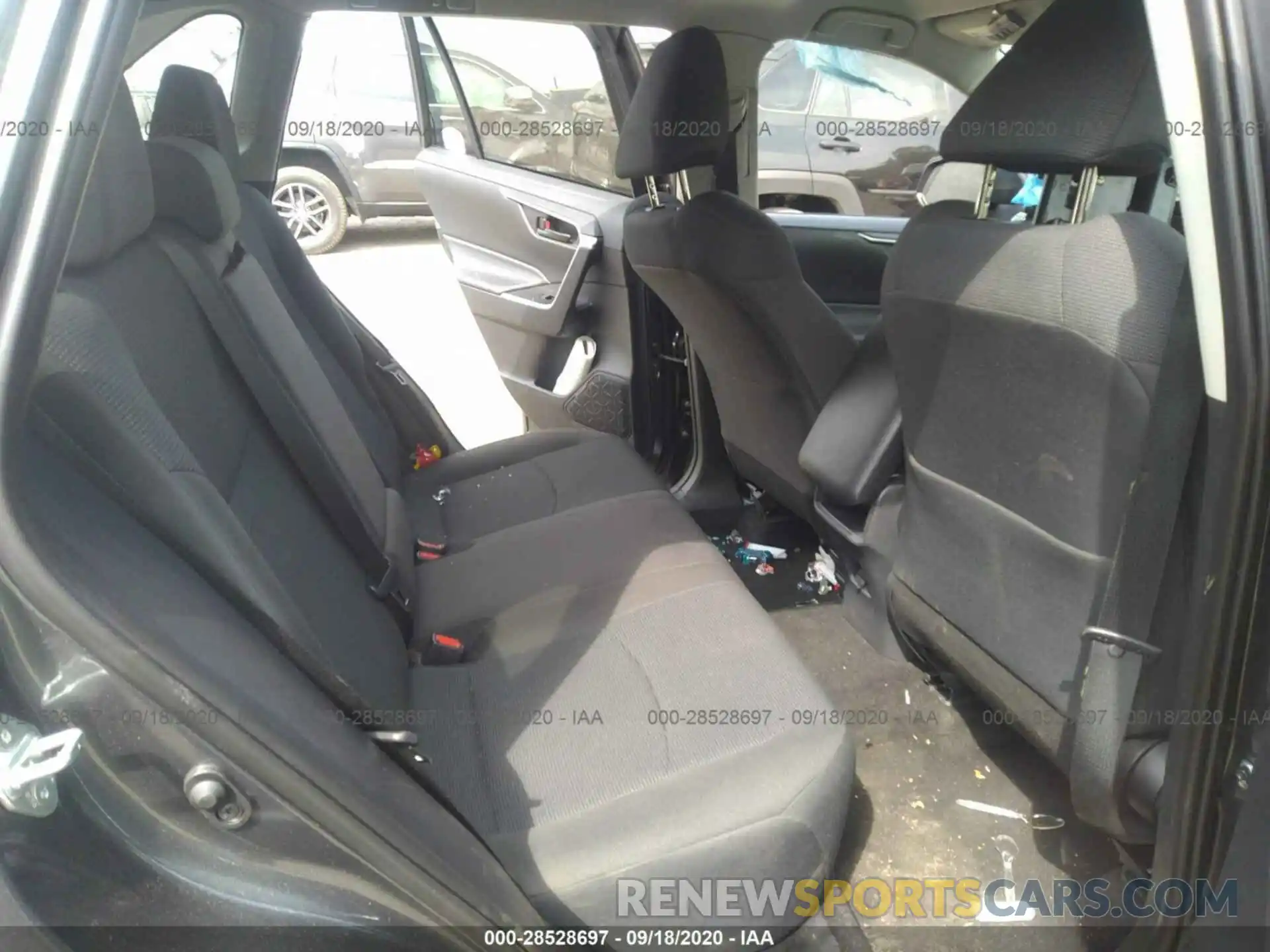 8 Photograph of a damaged car 2T3F1RFVXKC040777 TOYOTA RAV4 2019