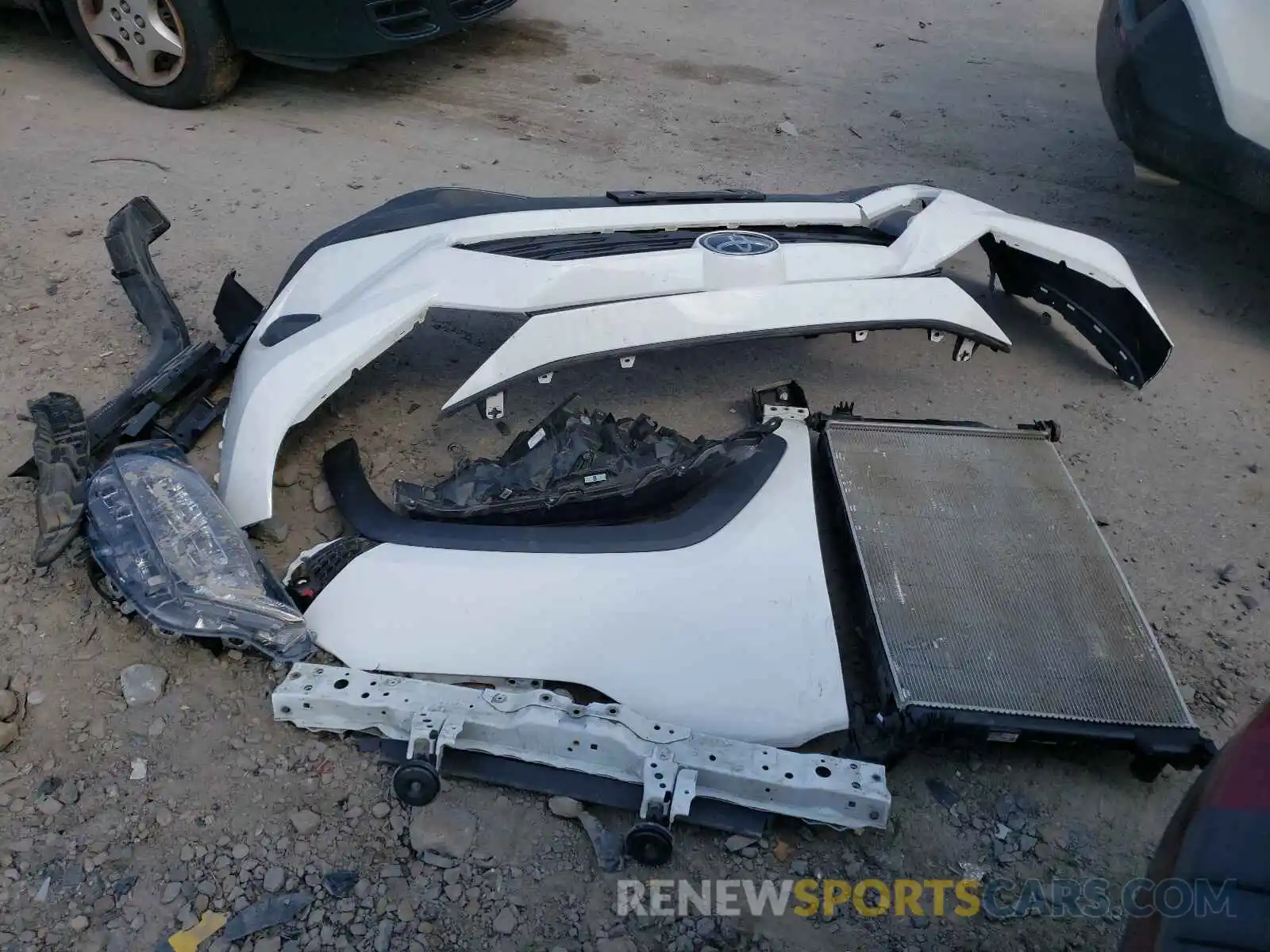 9 Photograph of a damaged car 2T3F1RFVXKW005140 TOYOTA RAV4 2019