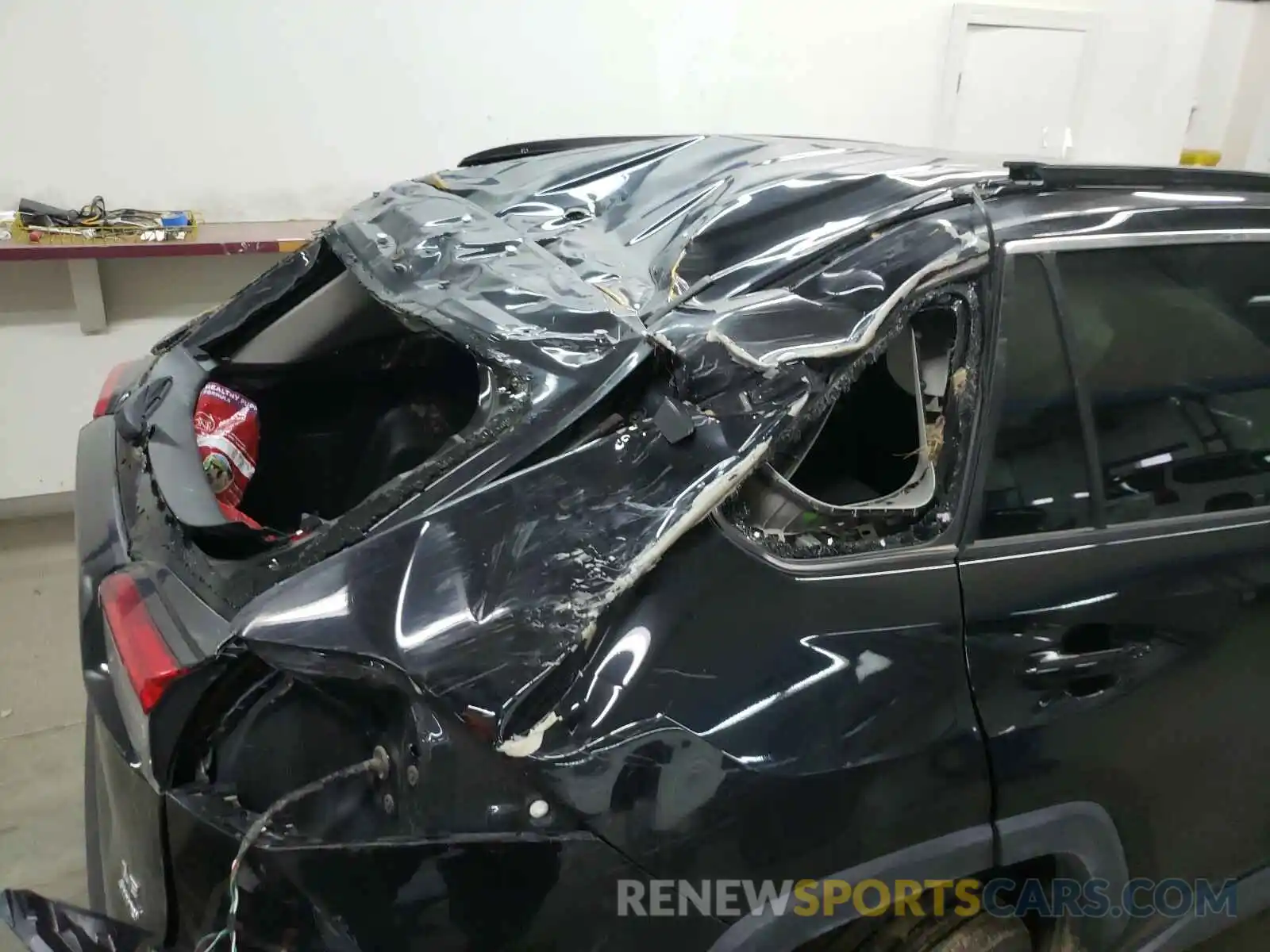 9 Photograph of a damaged car 2T3F1RFVXKW005378 TOYOTA RAV4 2019