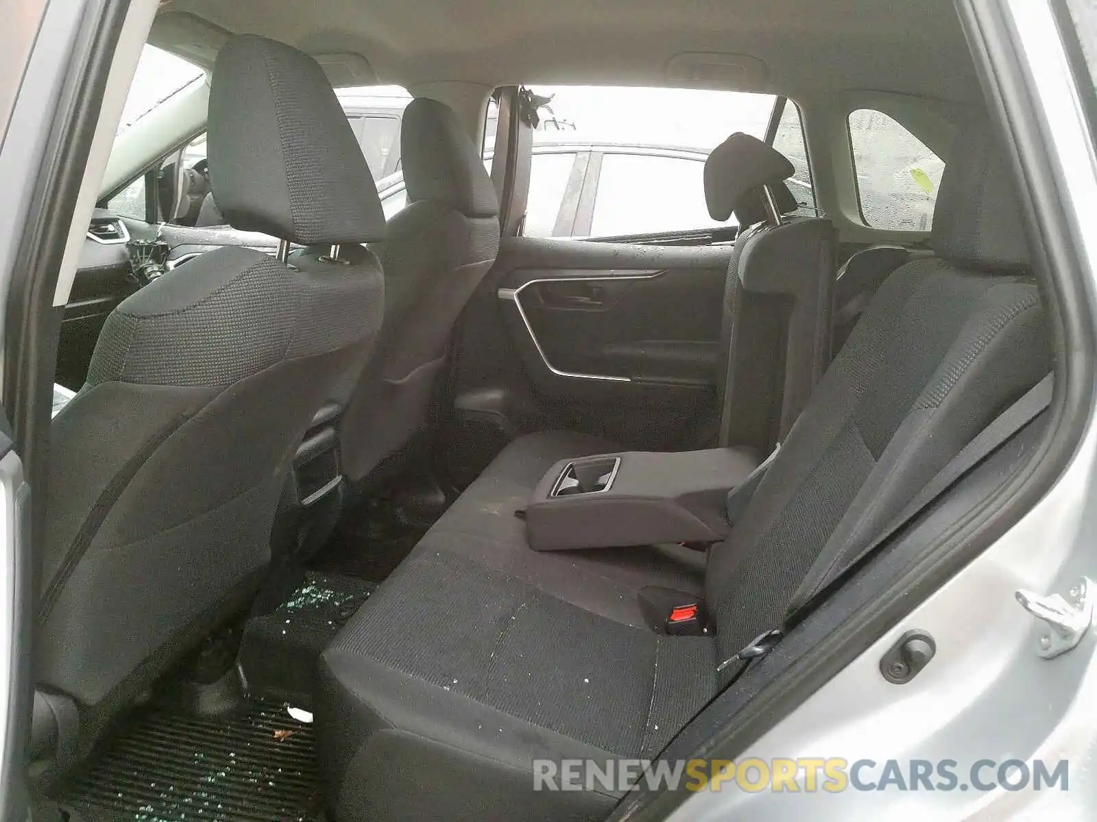 6 Photograph of a damaged car 2T3F1RFVXKW022150 TOYOTA RAV4 2019