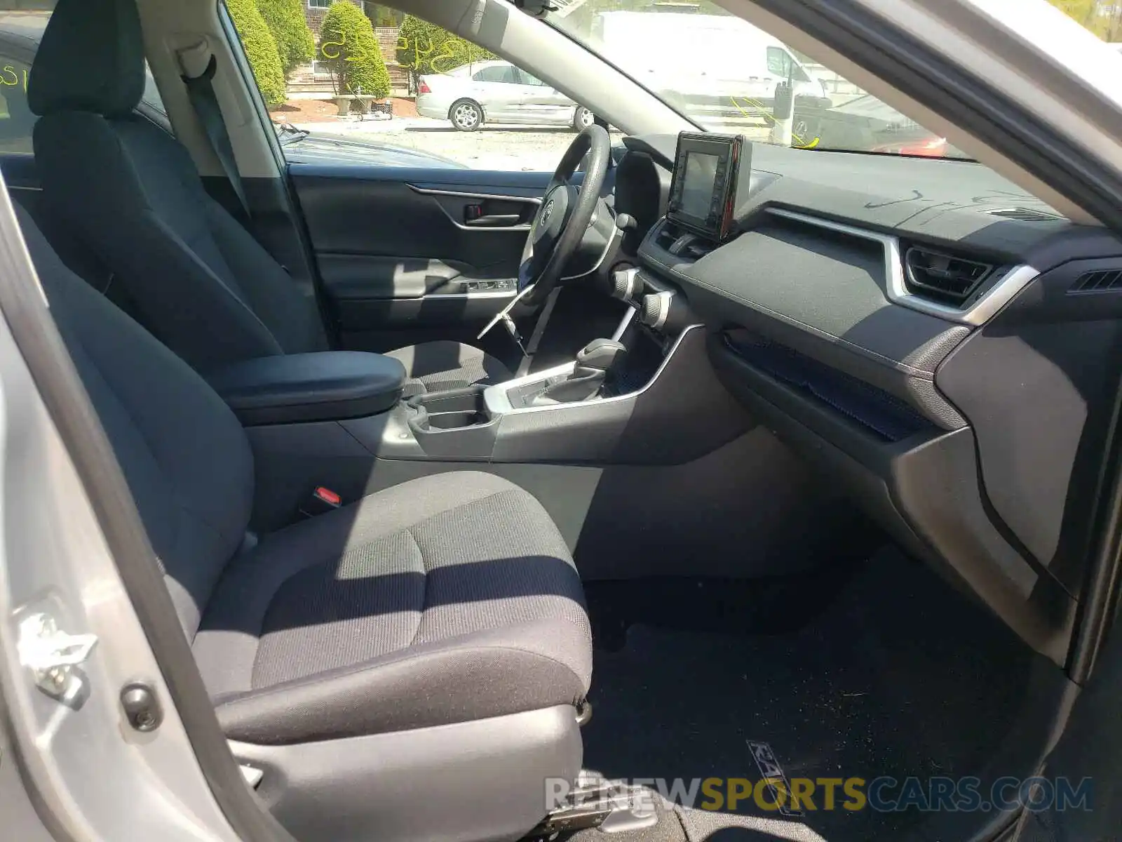 5 Photograph of a damaged car 2T3F1RFVXKW050160 TOYOTA RAV4 2019