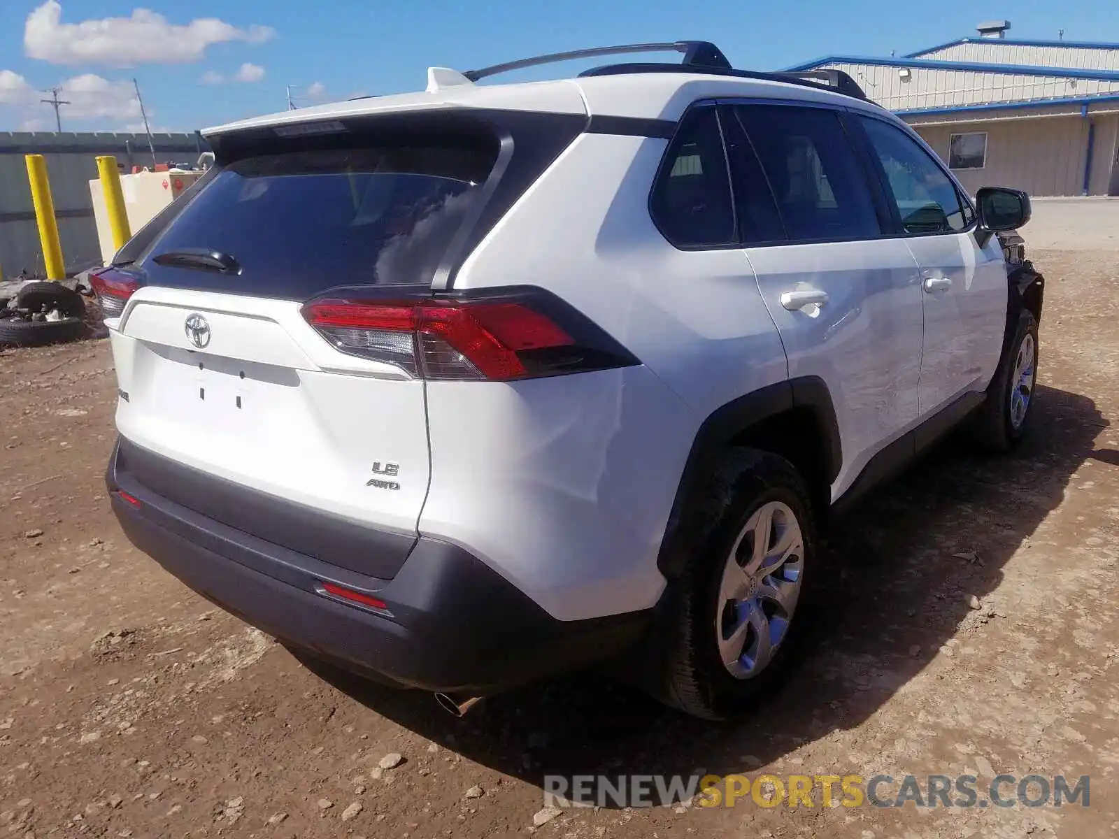 4 Photograph of a damaged car 2T3F1RFVXKW055309 TOYOTA RAV4 2019