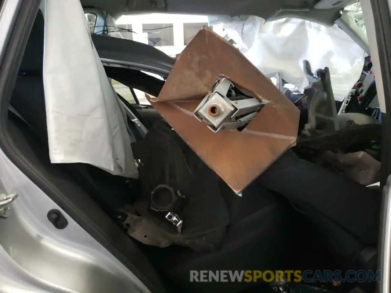 6 Photograph of a damaged car 2T3F1RFVXKW082106 TOYOTA RAV4 2019