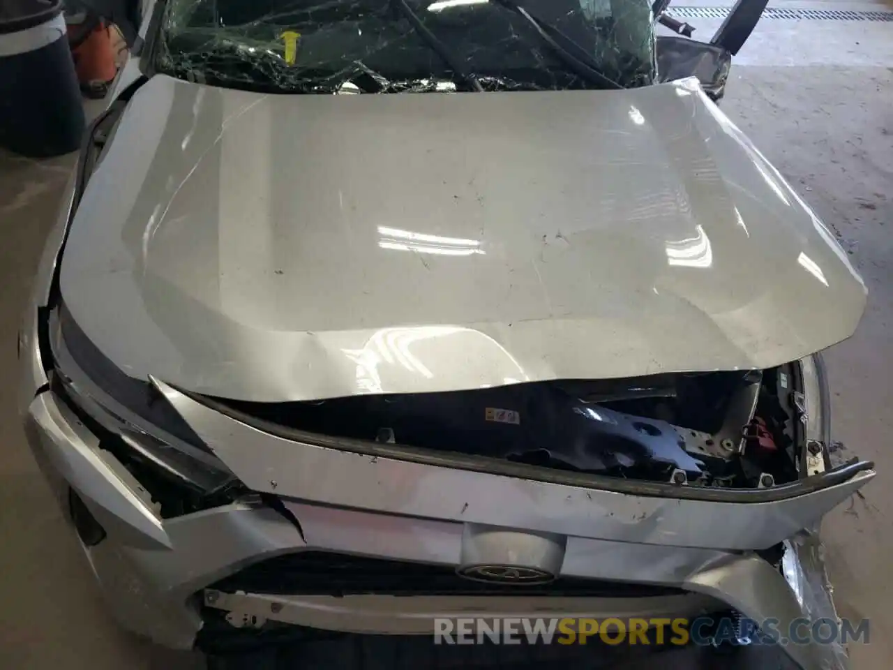 7 Photograph of a damaged car 2T3F1RFVXKW082106 TOYOTA RAV4 2019