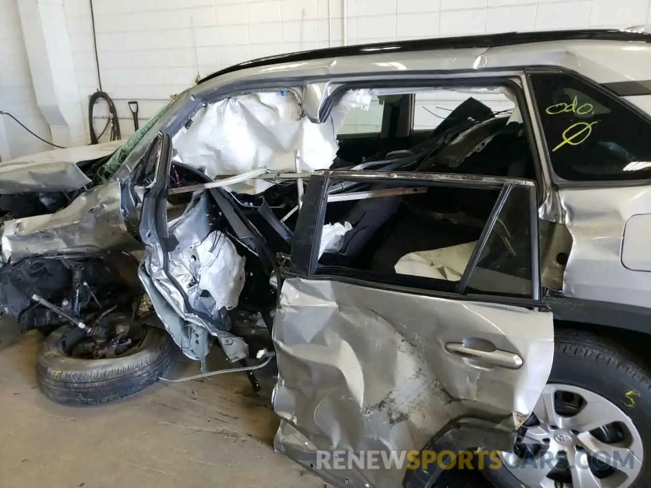 9 Photograph of a damaged car 2T3F1RFVXKW082106 TOYOTA RAV4 2019