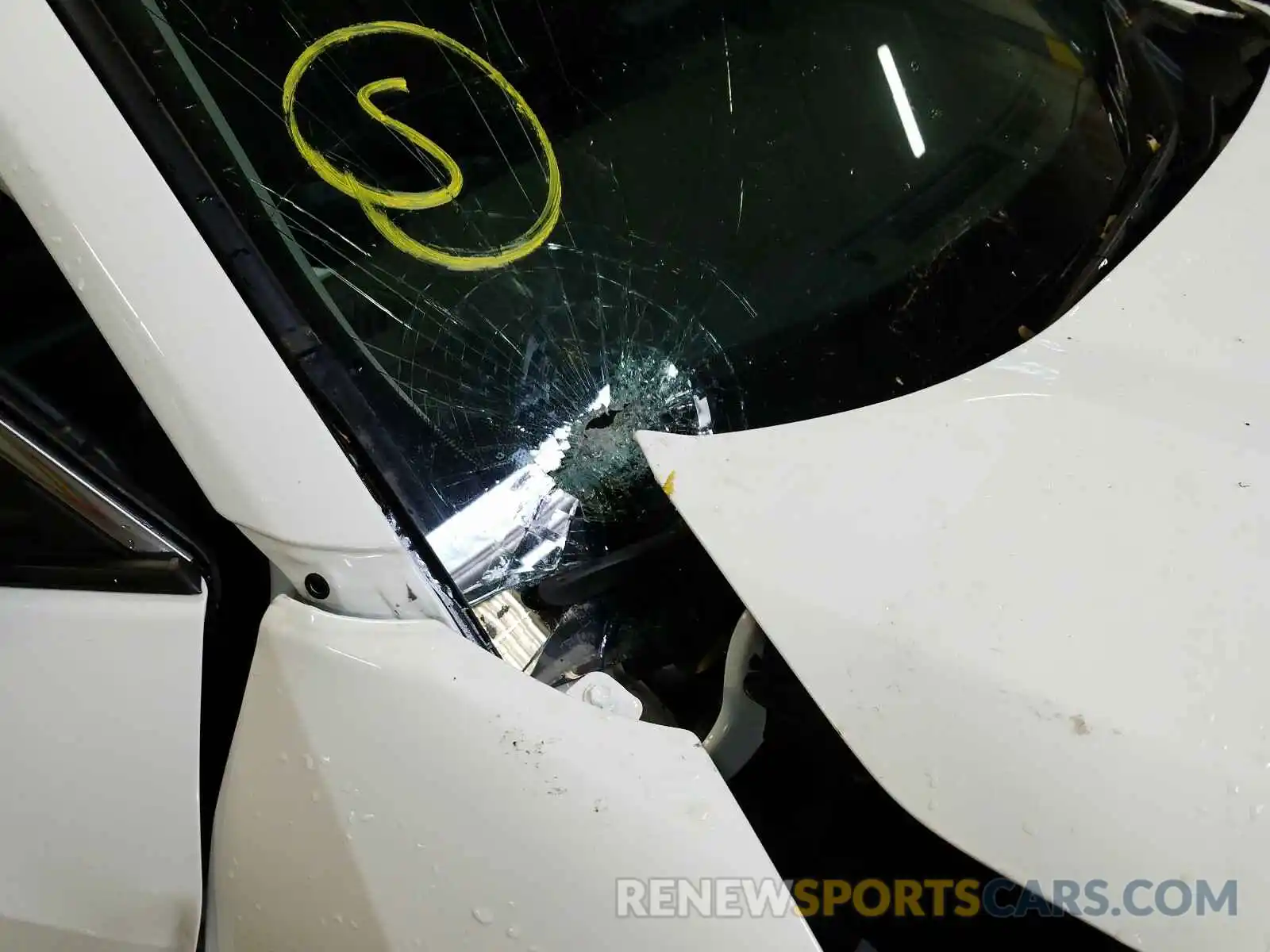 9 Photograph of a damaged car 2T3G1RFV0KC013124 TOYOTA RAV4 2019