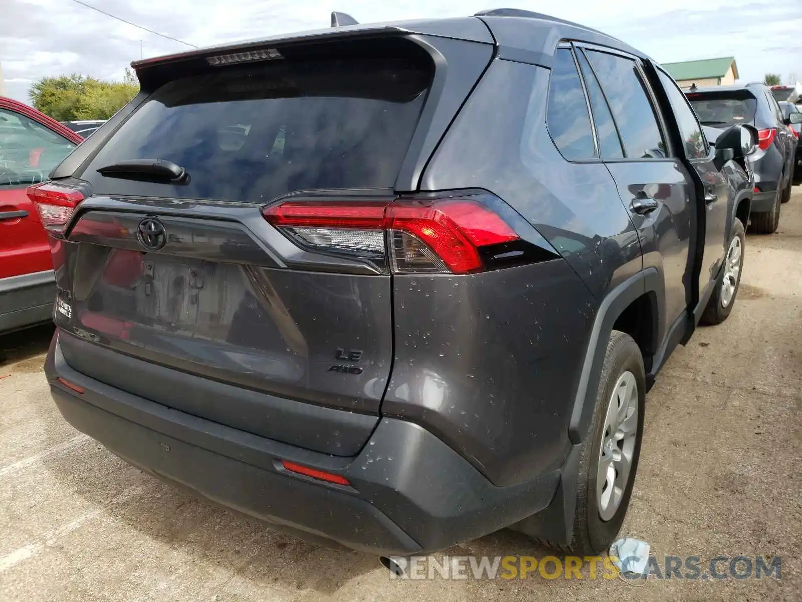 4 Photograph of a damaged car 2T3G1RFV0KW019441 TOYOTA RAV4 2019