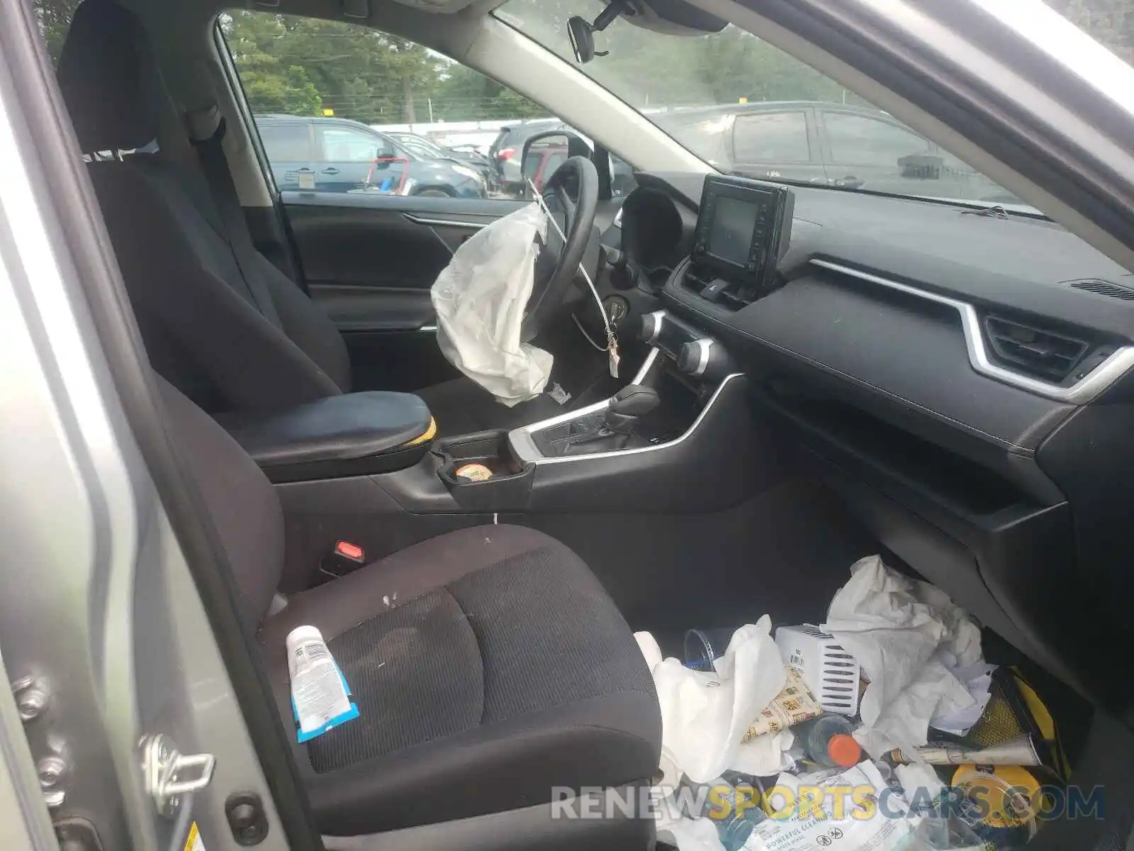 5 Photograph of a damaged car 2T3G1RFV0KW024364 TOYOTA RAV4 2019