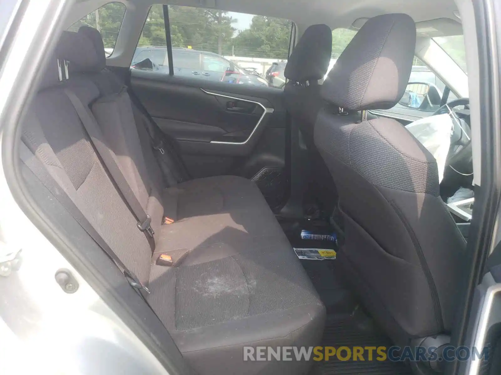 6 Photograph of a damaged car 2T3G1RFV0KW024364 TOYOTA RAV4 2019