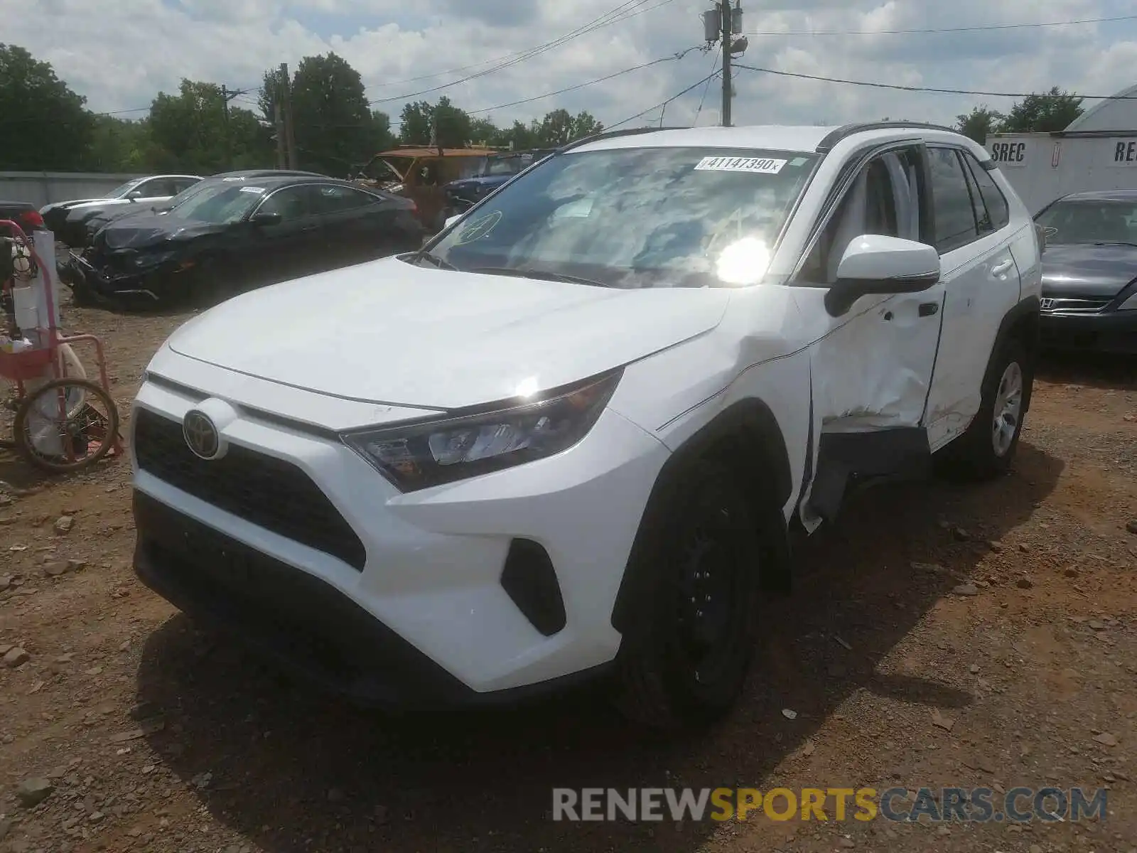 2 Photograph of a damaged car 2T3G1RFV0KW028057 TOYOTA RAV4 2019