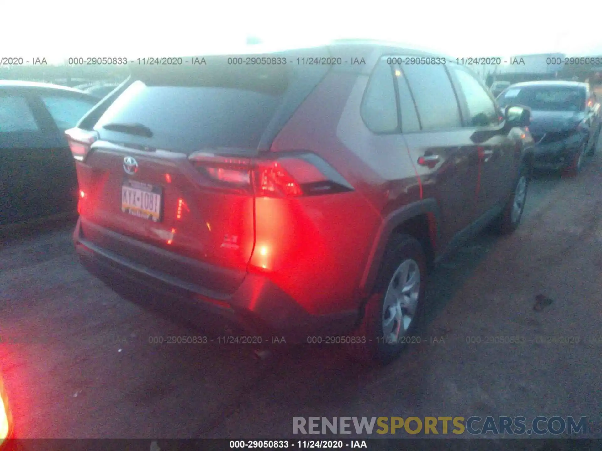 4 Photograph of a damaged car 2T3G1RFV0KW030441 TOYOTA RAV4 2019