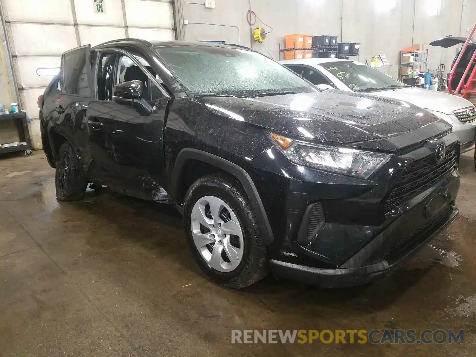 1 Photograph of a damaged car 2T3G1RFV0KW064153 TOYOTA RAV4 2019