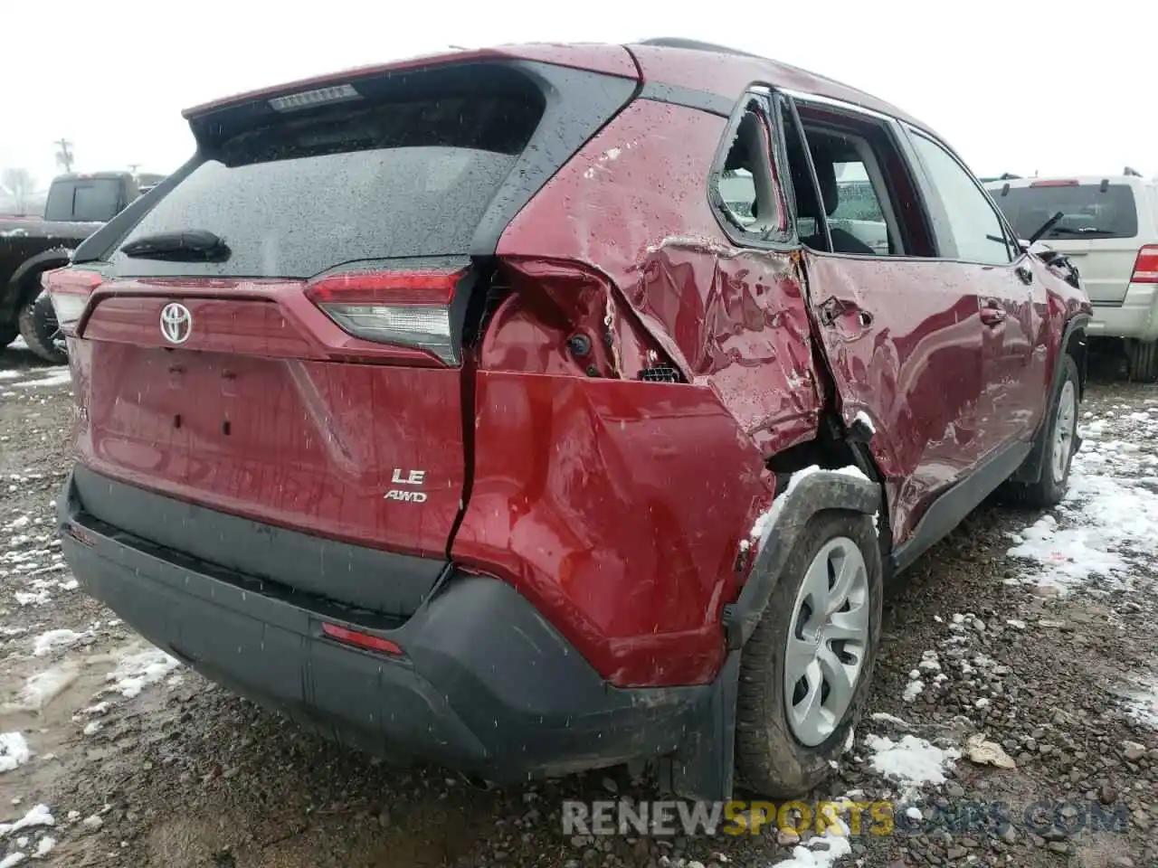 4 Photograph of a damaged car 2T3G1RFV0KW064752 TOYOTA RAV4 2019