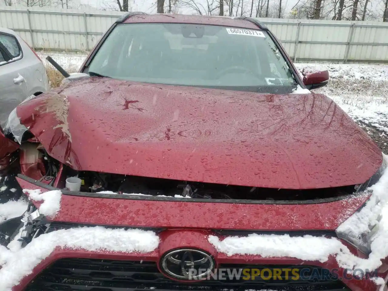 7 Photograph of a damaged car 2T3G1RFV0KW064752 TOYOTA RAV4 2019