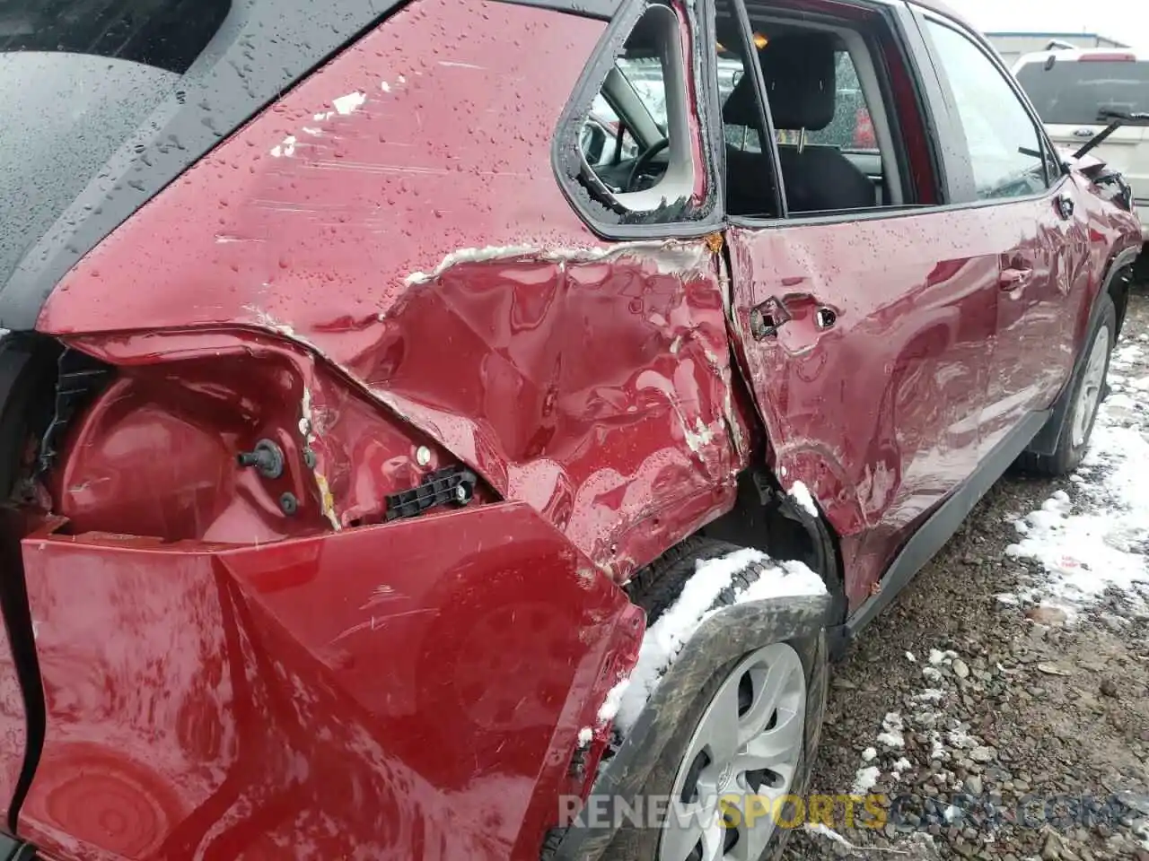 9 Photograph of a damaged car 2T3G1RFV0KW064752 TOYOTA RAV4 2019