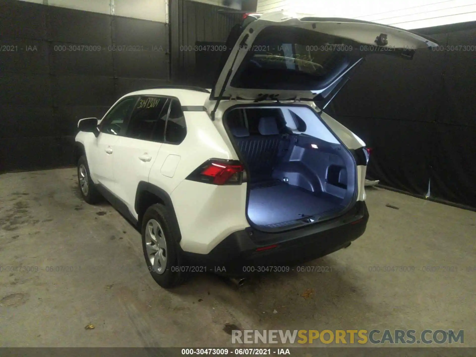 3 Photograph of a damaged car 2T3G1RFV1KC015707 TOYOTA RAV4 2019