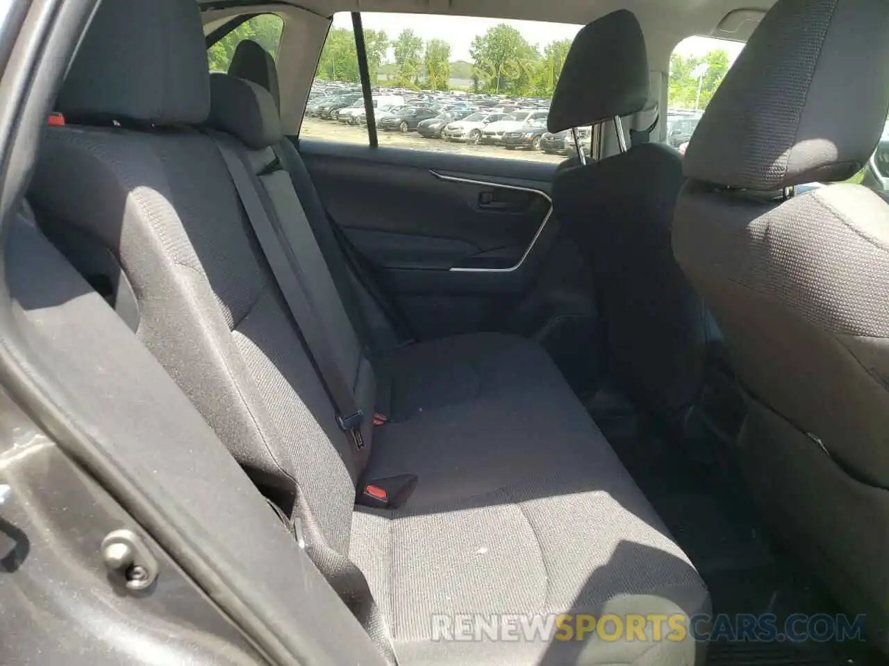 6 Photograph of a damaged car 2T3G1RFV1KC036718 TOYOTA RAV4 2019