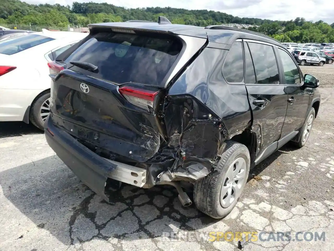 4 Photograph of a damaged car 2T3G1RFV1KW001434 TOYOTA RAV4 2019