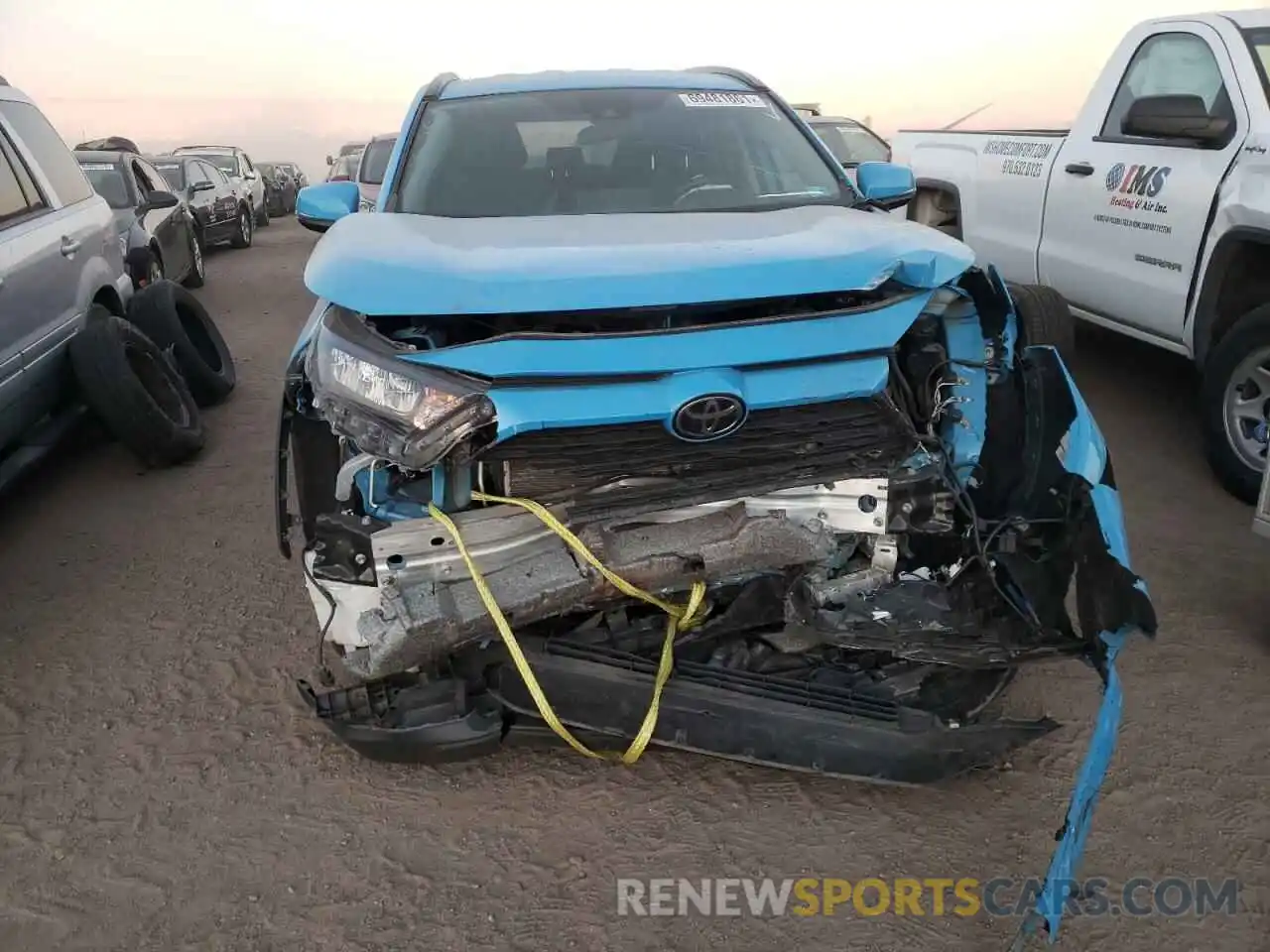 9 Photograph of a damaged car 2T3G1RFV1KW038449 TOYOTA RAV4 2019