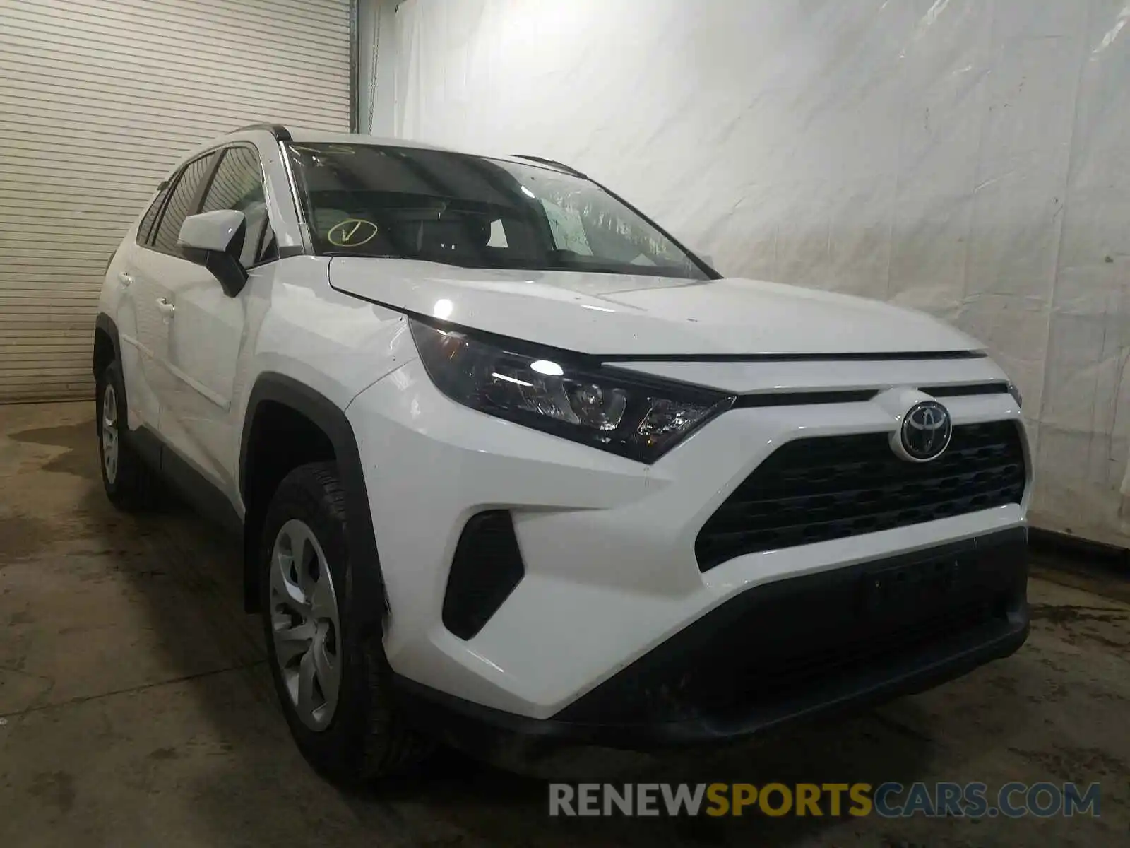 1 Photograph of a damaged car 2T3G1RFV1KW045613 TOYOTA RAV4 2019