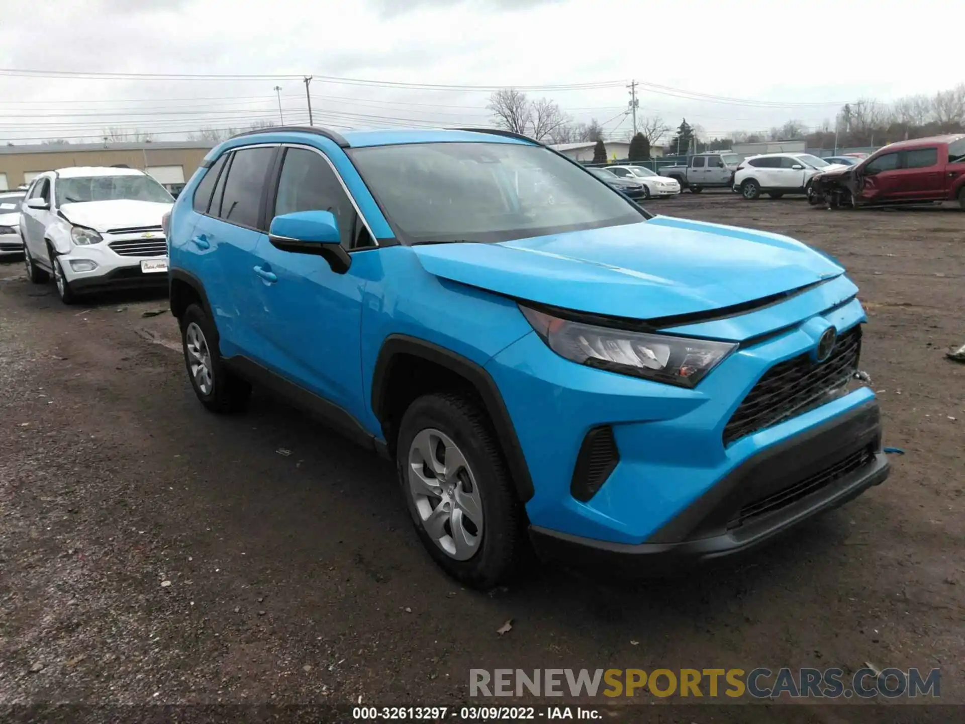 1 Photograph of a damaged car 2T3G1RFV1KW065022 TOYOTA RAV4 2019