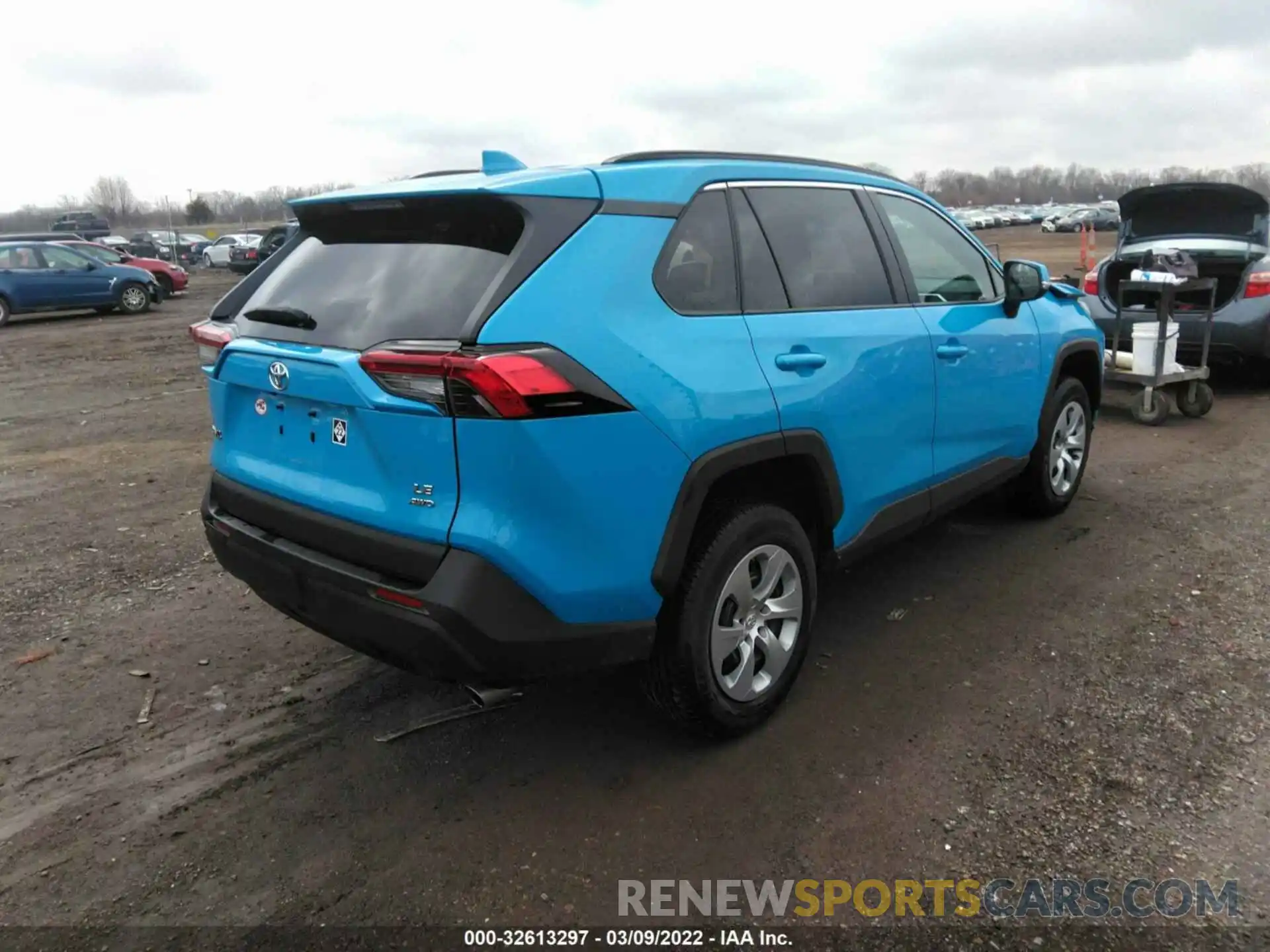 4 Photograph of a damaged car 2T3G1RFV1KW065022 TOYOTA RAV4 2019