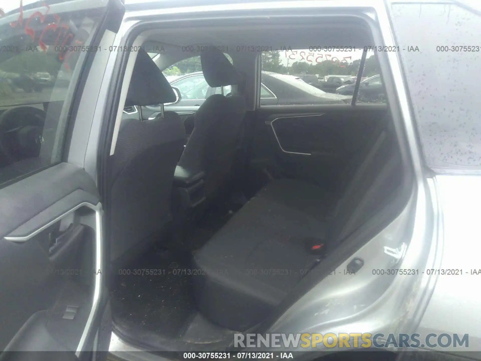 8 Photograph of a damaged car 2T3G1RFV2KC004988 TOYOTA RAV4 2019