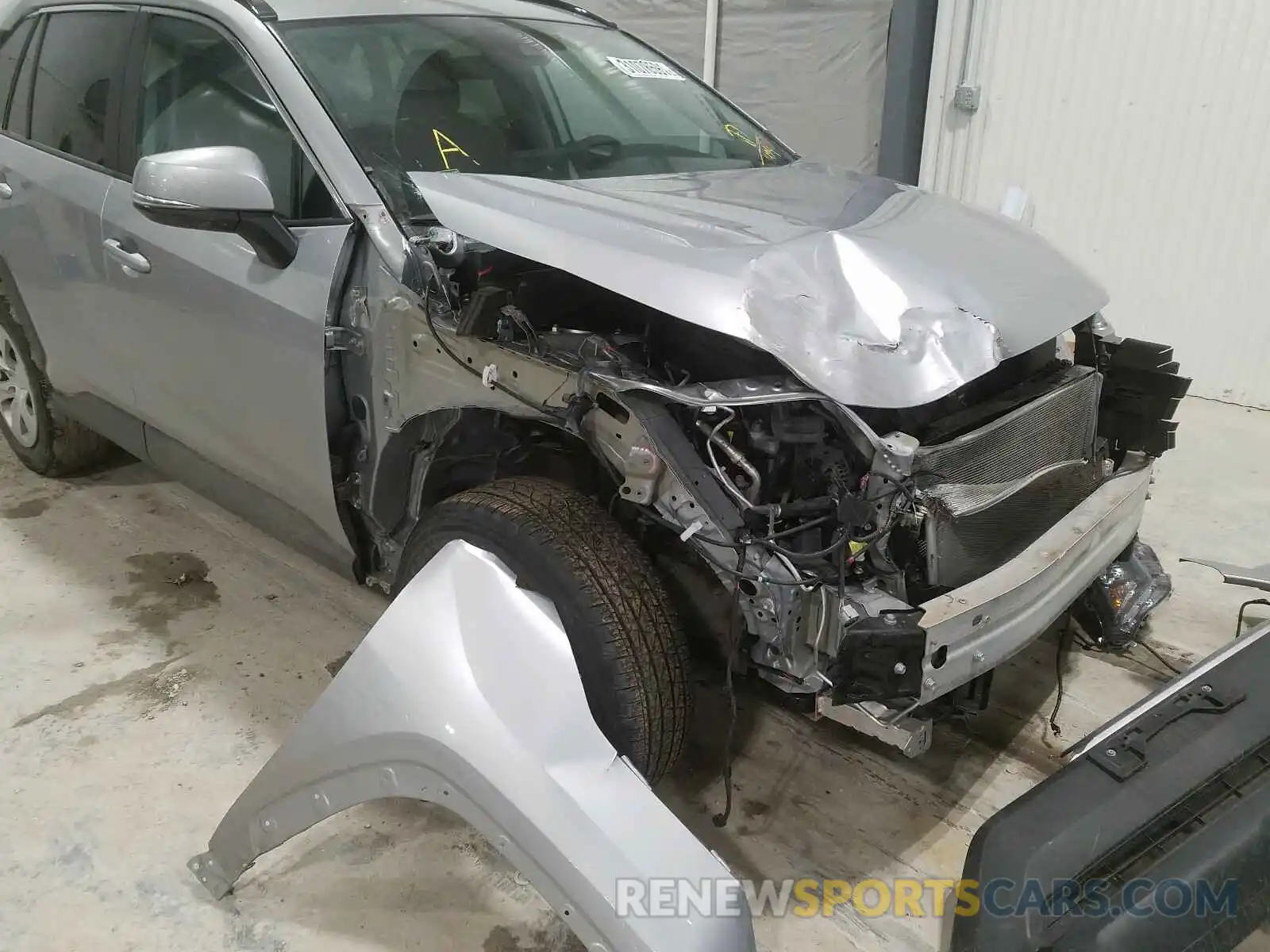 9 Photograph of a damaged car 2T3G1RFV2KC021404 TOYOTA RAV4 2019