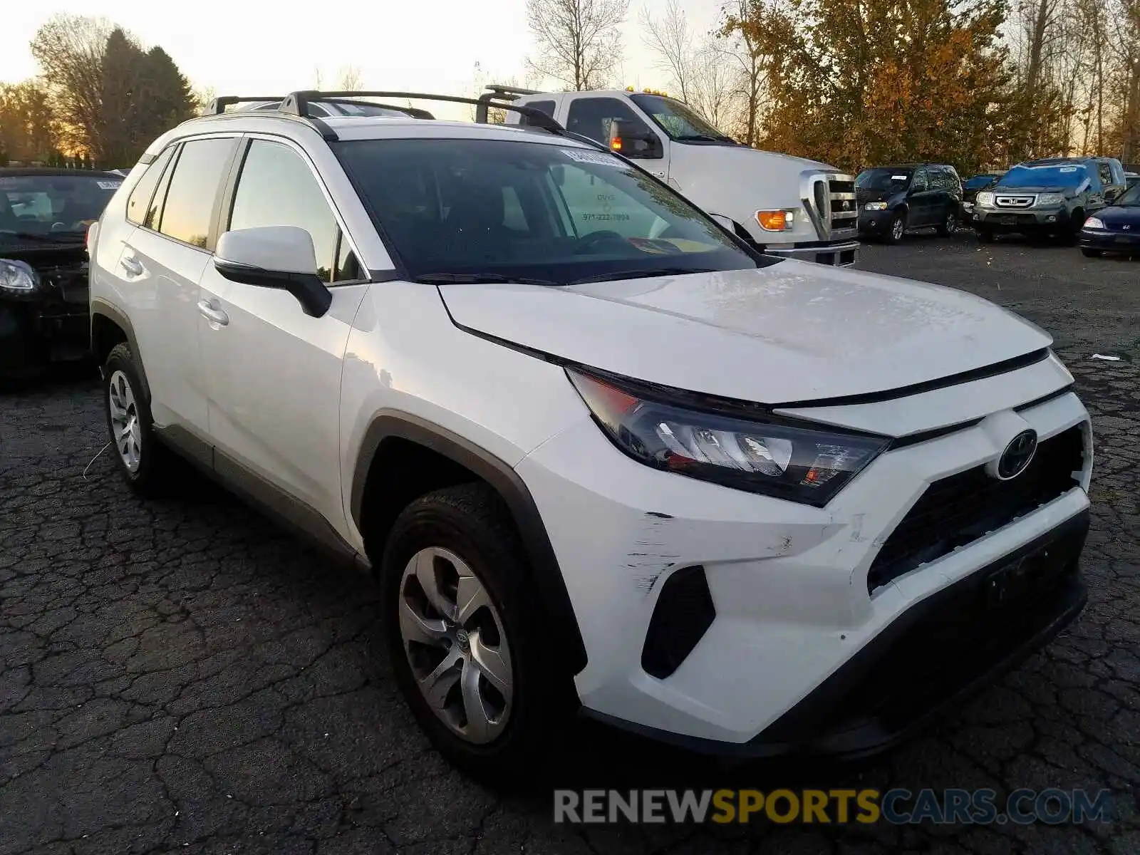 1 Photograph of a damaged car 2T3G1RFV2KC042687 TOYOTA RAV4 2019