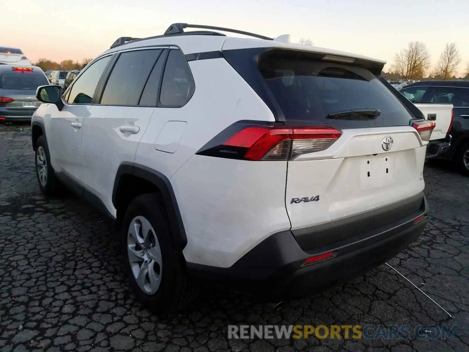 3 Photograph of a damaged car 2T3G1RFV2KC042687 TOYOTA RAV4 2019