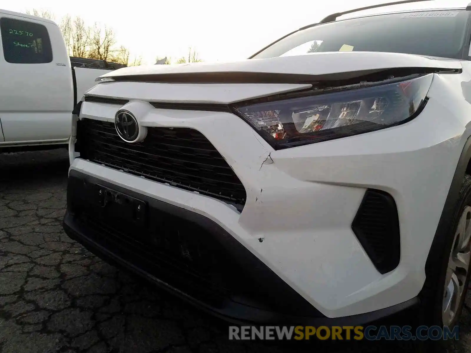 9 Photograph of a damaged car 2T3G1RFV2KC042687 TOYOTA RAV4 2019