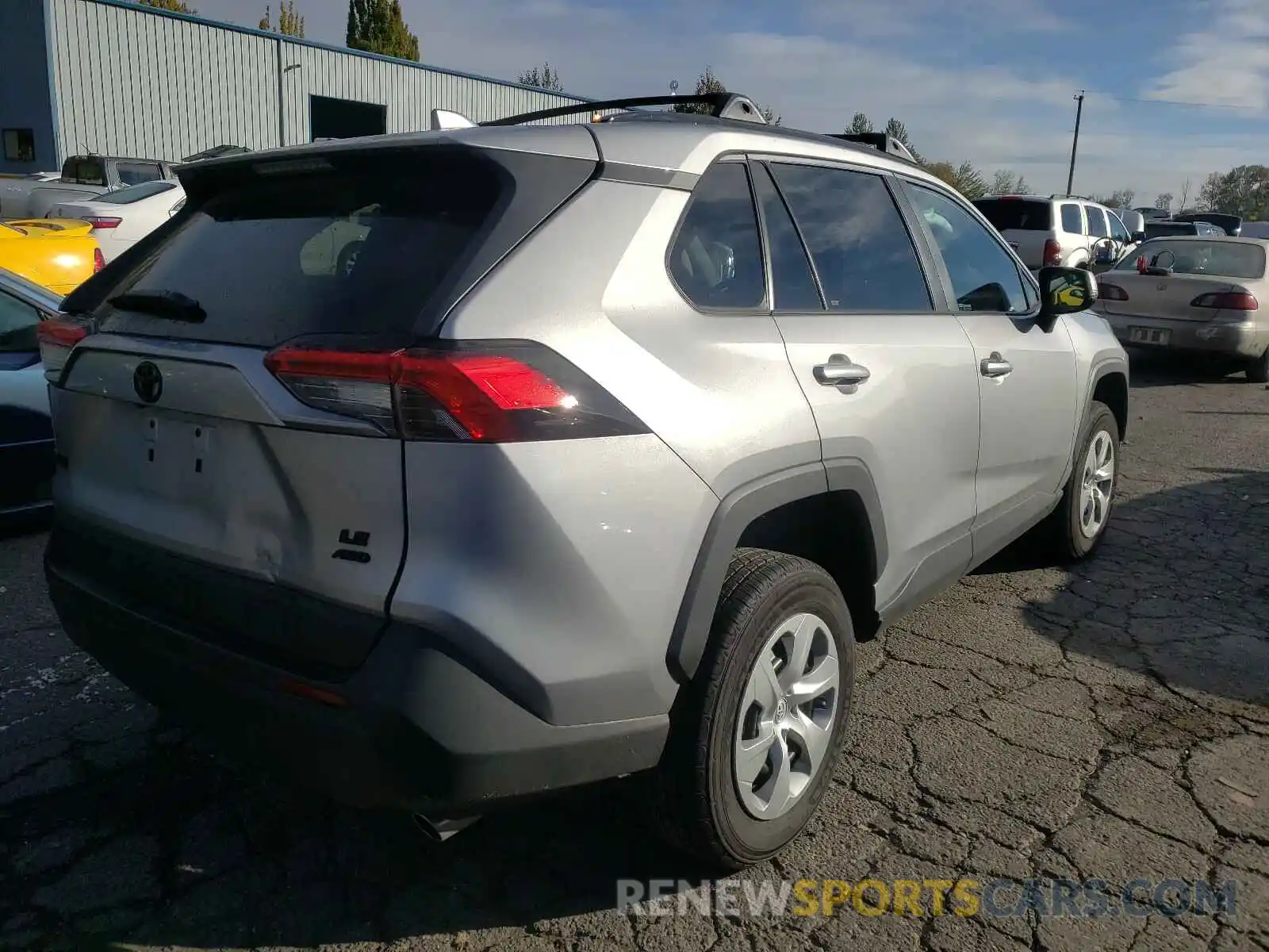 4 Photograph of a damaged car 2T3G1RFV2KC050272 TOYOTA RAV4 2019