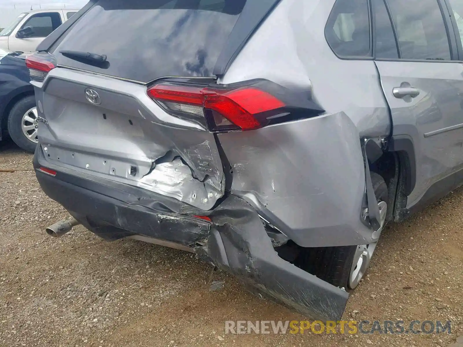 9 Photograph of a damaged car 2T3G1RFV2KW009848 TOYOTA RAV4 2019